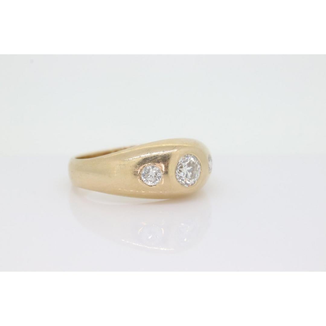 Antiker 14k Dreifach-Diamant-Ring mit 1ctw. Gypsy-Diamant-Lünette in Siegelband gefasst. im Angebot 1