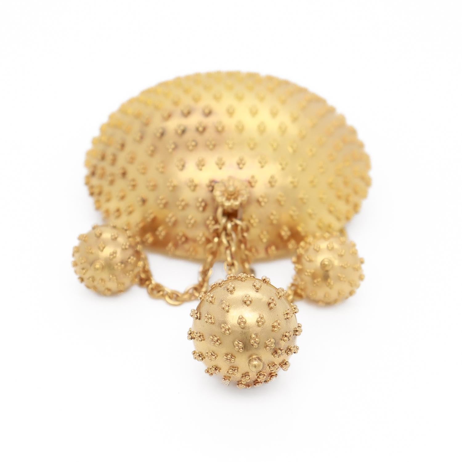 Antike viktorianische umwandelbare 14K viktorianische Brosche/Anhänger mit Granulation und Anhänger-Tropfen im Angebot 1