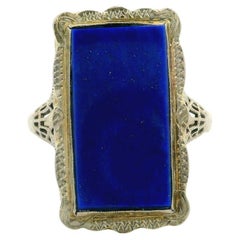 Antique bague cocktail rectangulaire gravée et filigrane en or blanc 14 carats