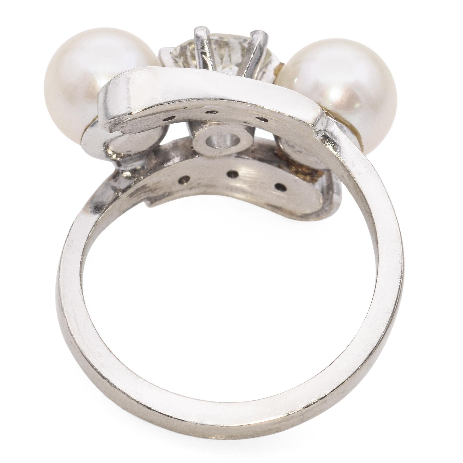 Bague ancienne en or blanc 14 carats avec perle et diamants Bon état - En vente à New York, NY