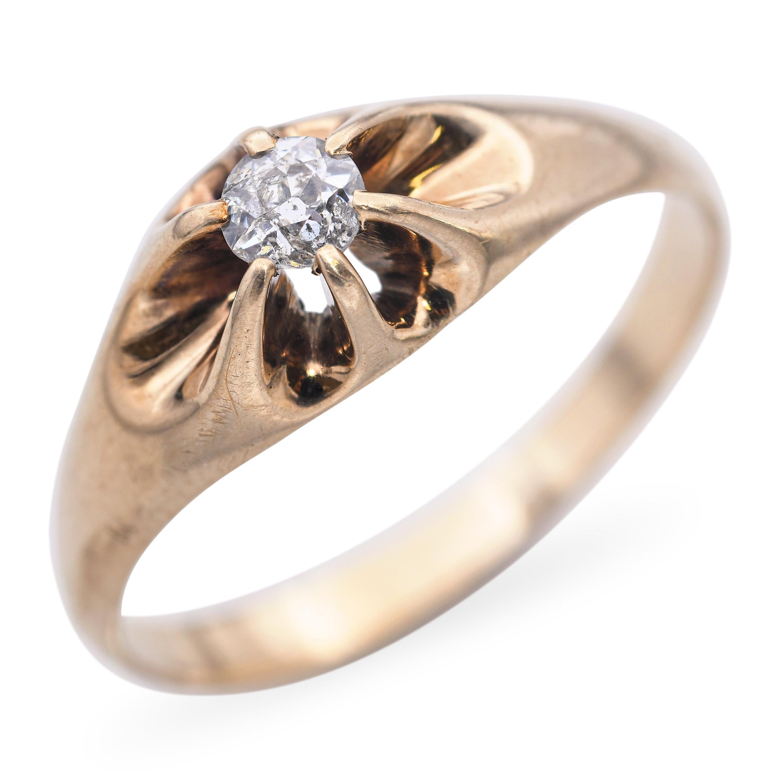 Bague en or jaune 14k sertie d'un diamant étincelant de 0,24 carat de taille européenne ancienne. Cette pièce élégante allie un design classique à un attrait intemporel, parfait pour le quotidien ou les occasions spéciales. Collectional est un bijou