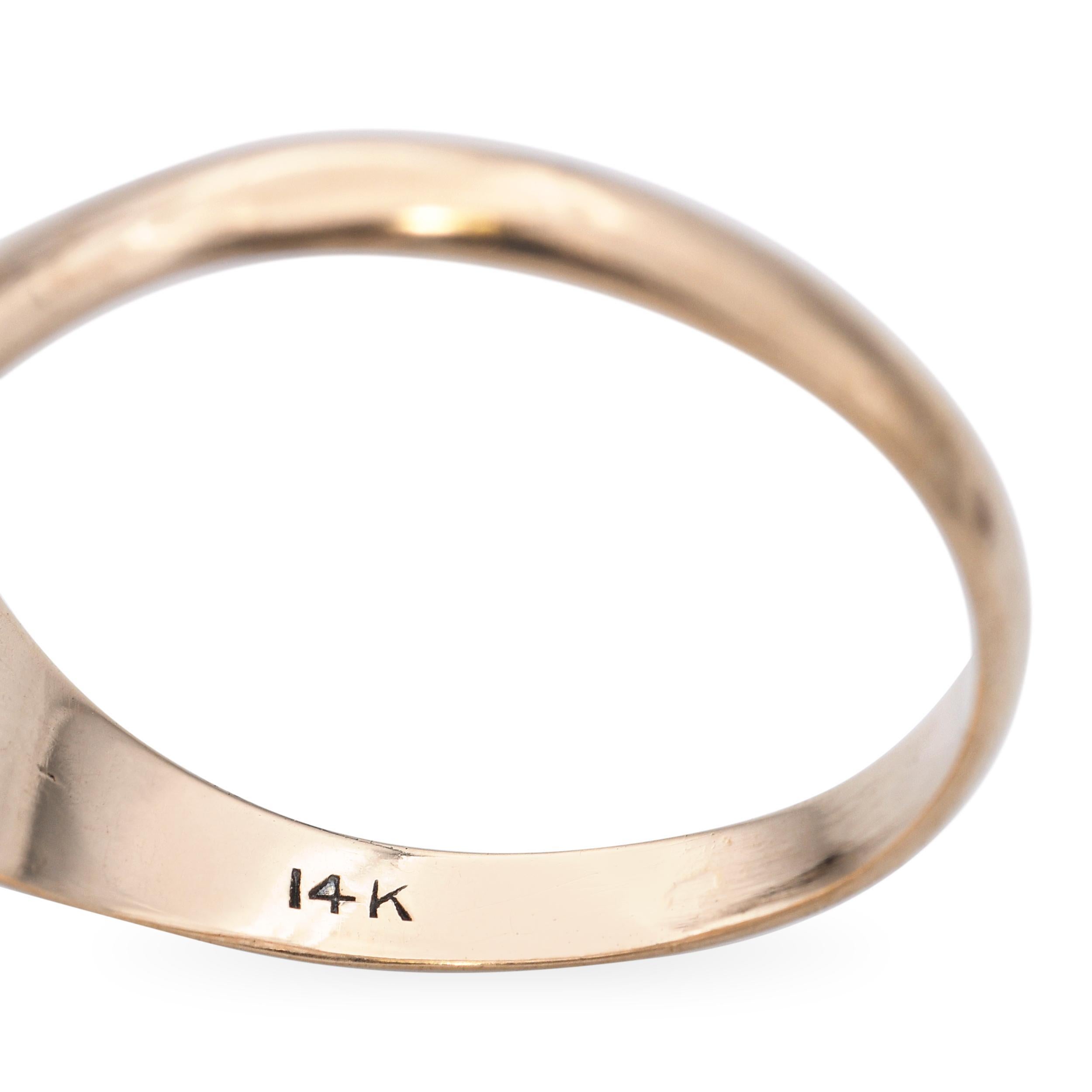 Bague ancienne en or jaune 14k 0.24ct diamant serti Belcher en vente 2