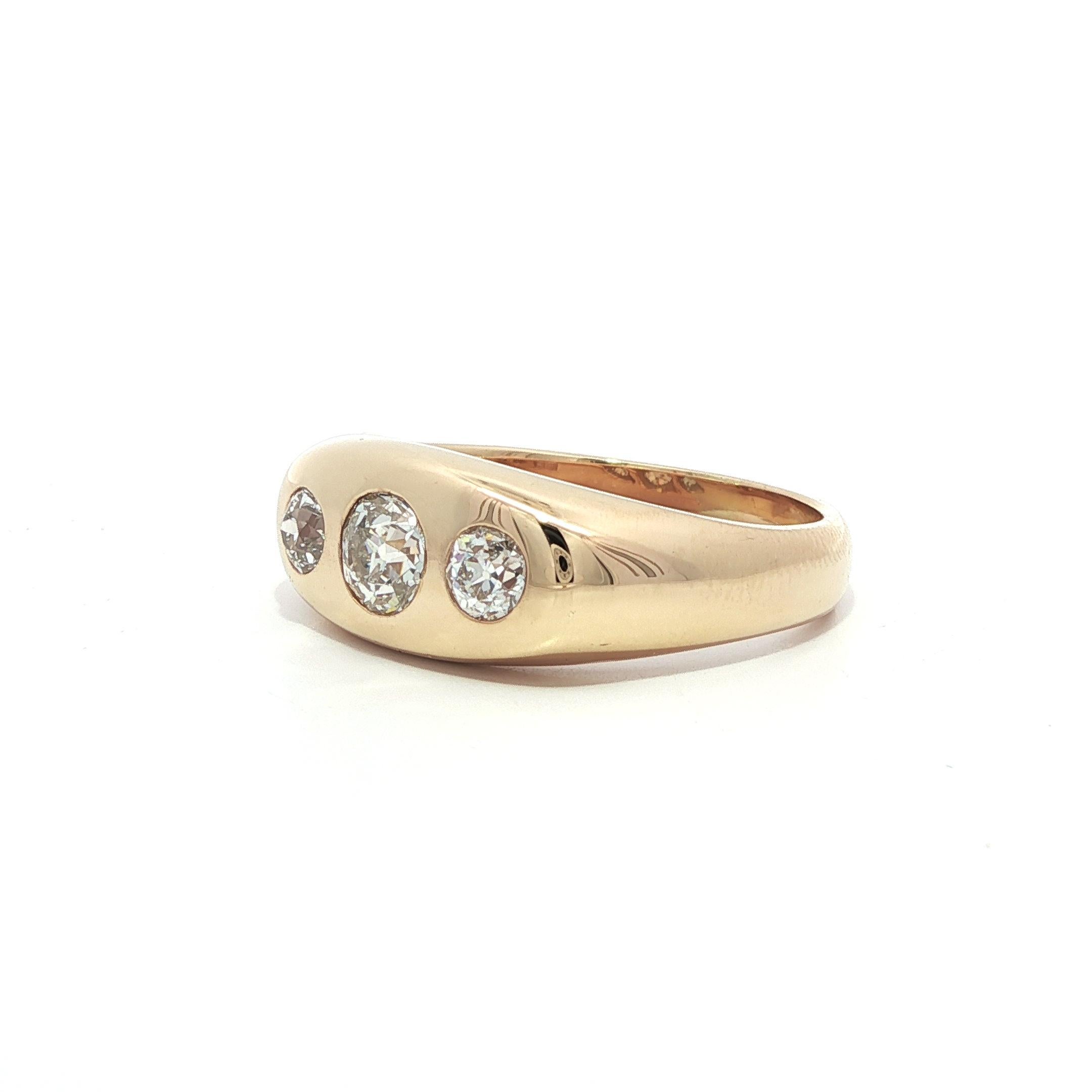 Round Cut Antique 14k Yellow Gold 1.06ctw Three Old European Diamond Burnish Band Ring For Sale