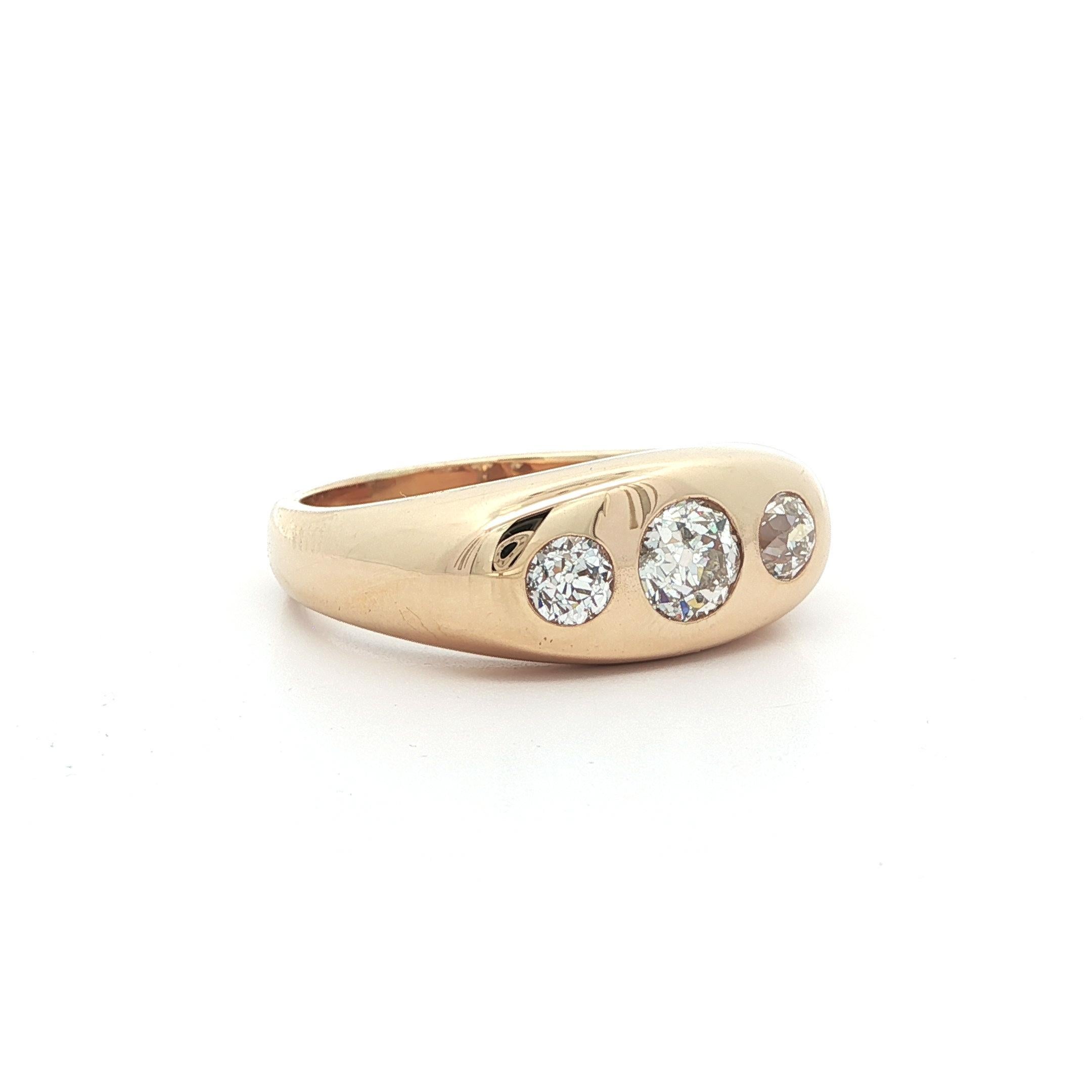 Men's Antique 14k Yellow Gold 1.06ctw Three Old European Diamond Burnish Band Ring For Sale