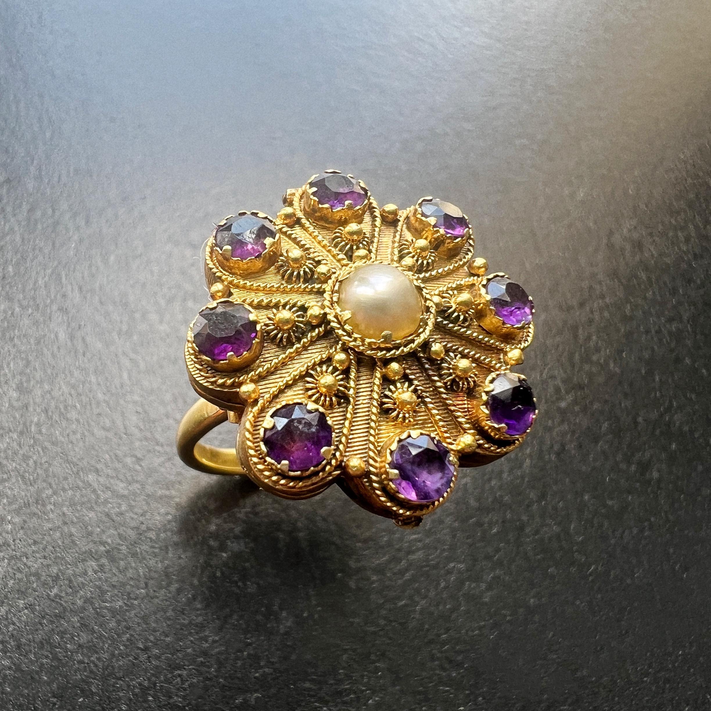 Antique 14k Yellow Gold Amethyst and Pearl Secret Box Poison Ring In Good Condition In Versailles, FR