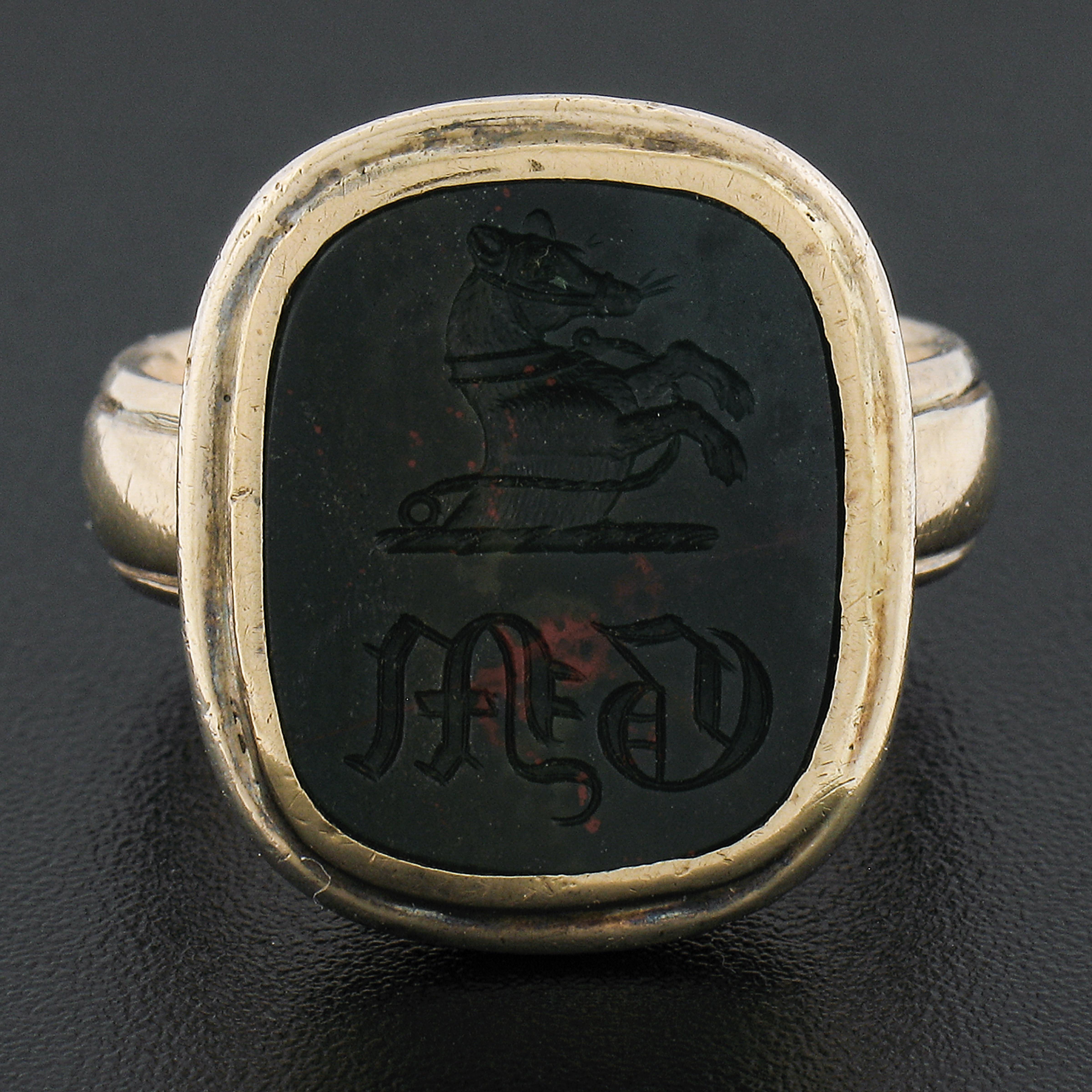 Antique 14k Yellow Gold Bezel Set Carved Bloodstone Intaglio Seal Solitaire Ring In Good Condition For Sale In Montclair, NJ