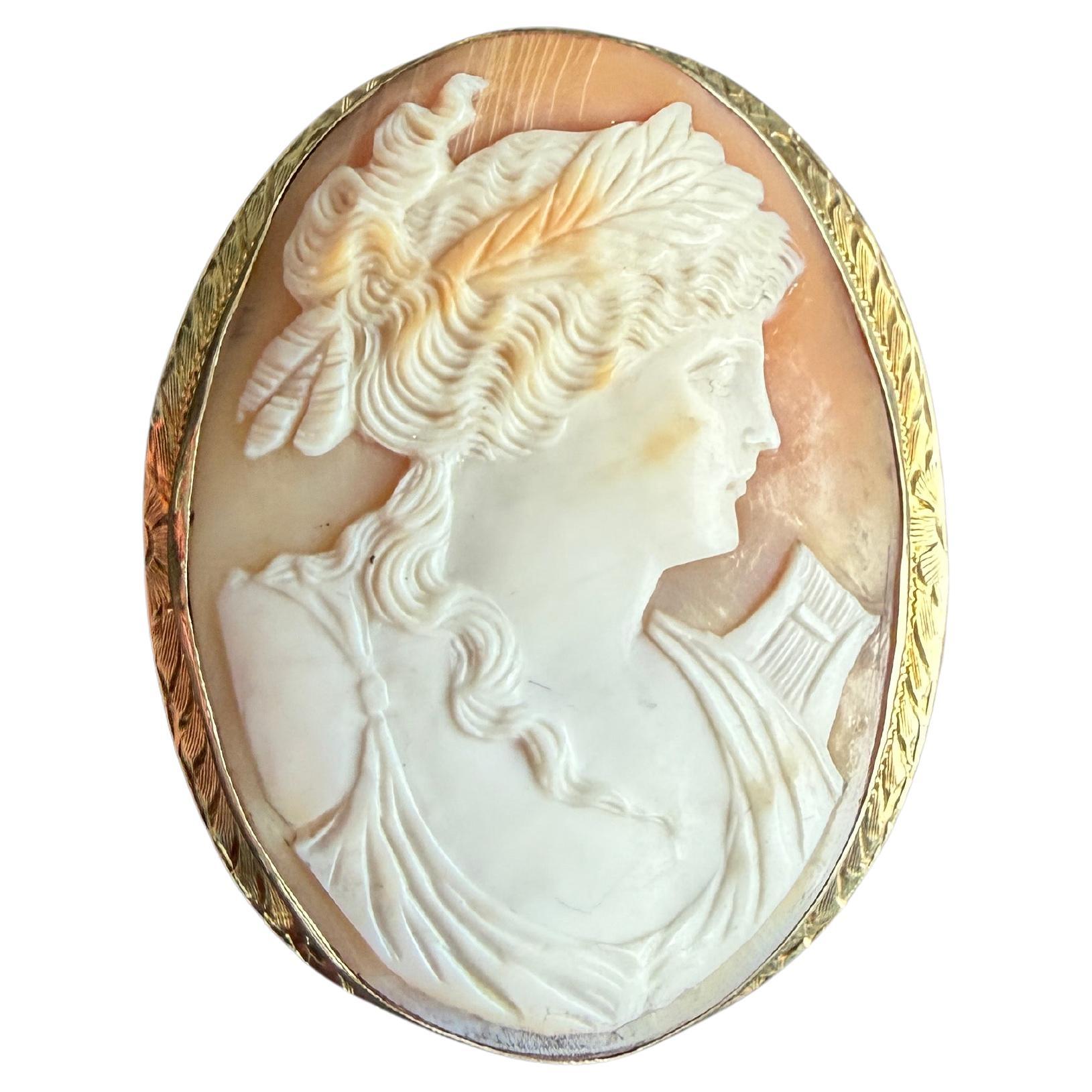Antiguo Colgante Broche Camafeo Tallado en Oro Amarillo de 14K, Años 20