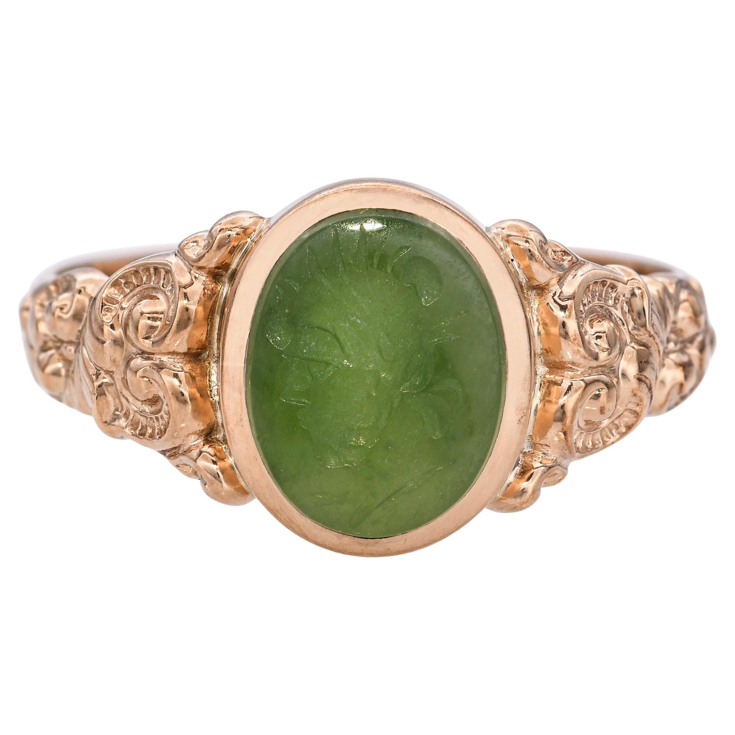 Anello antico con calcedonio romano in oro giallo 14k