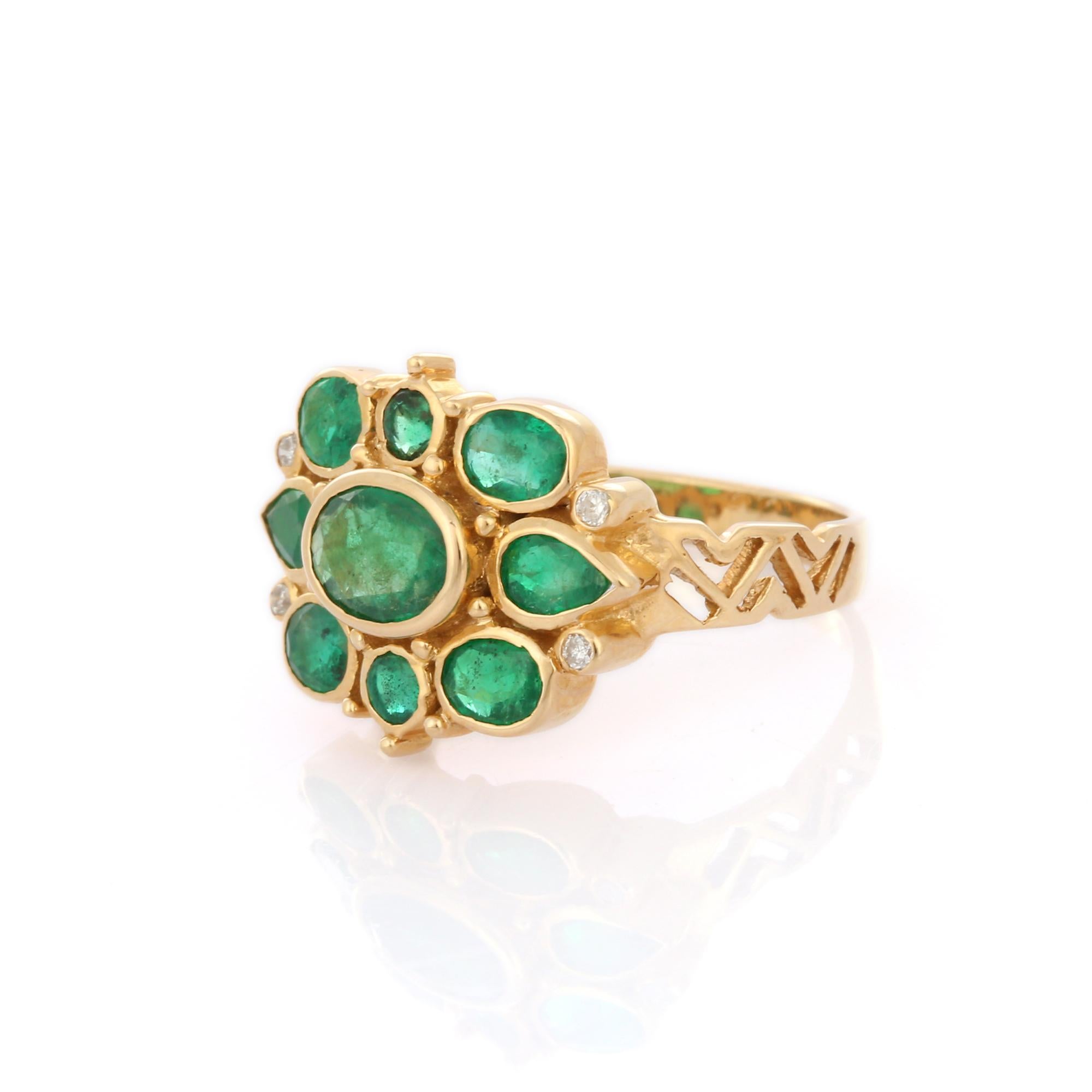 For Sale:  Antique 14K Yellow Gold Clustered Emeralds and Diamond Cocktail Ring for Her 5
