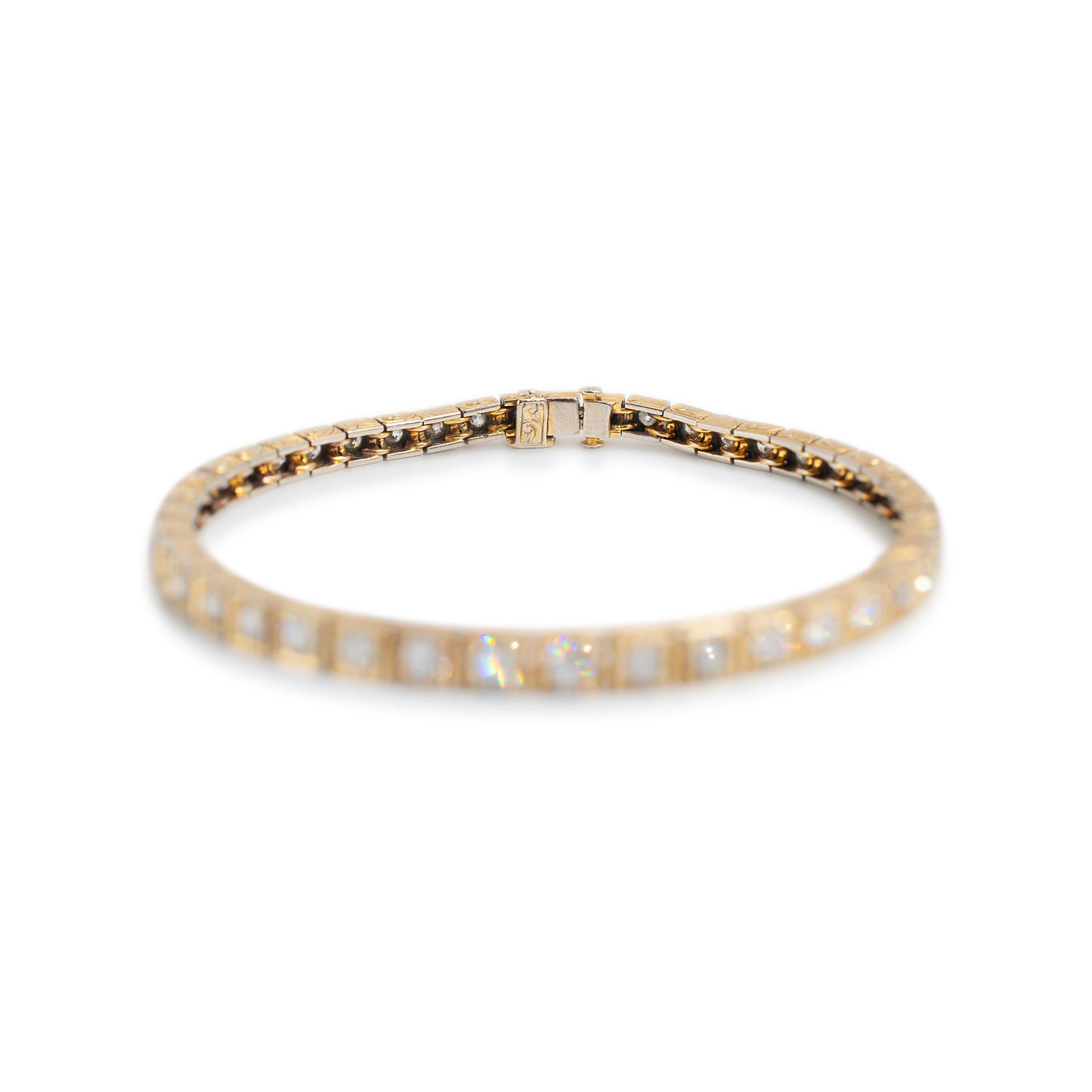 Sexo: Señoras 

Tipo de metal: Oro amarillo de 14 quilates

Longitud: 15 cm

Anchura: 3,65 mm

Peso: 11.34 gramos

Pulsera de eslabones de oro amarillo de 14 quilates con diamantes antiguos. Antiguo sin pulir De segunda mano En muy buen estado.