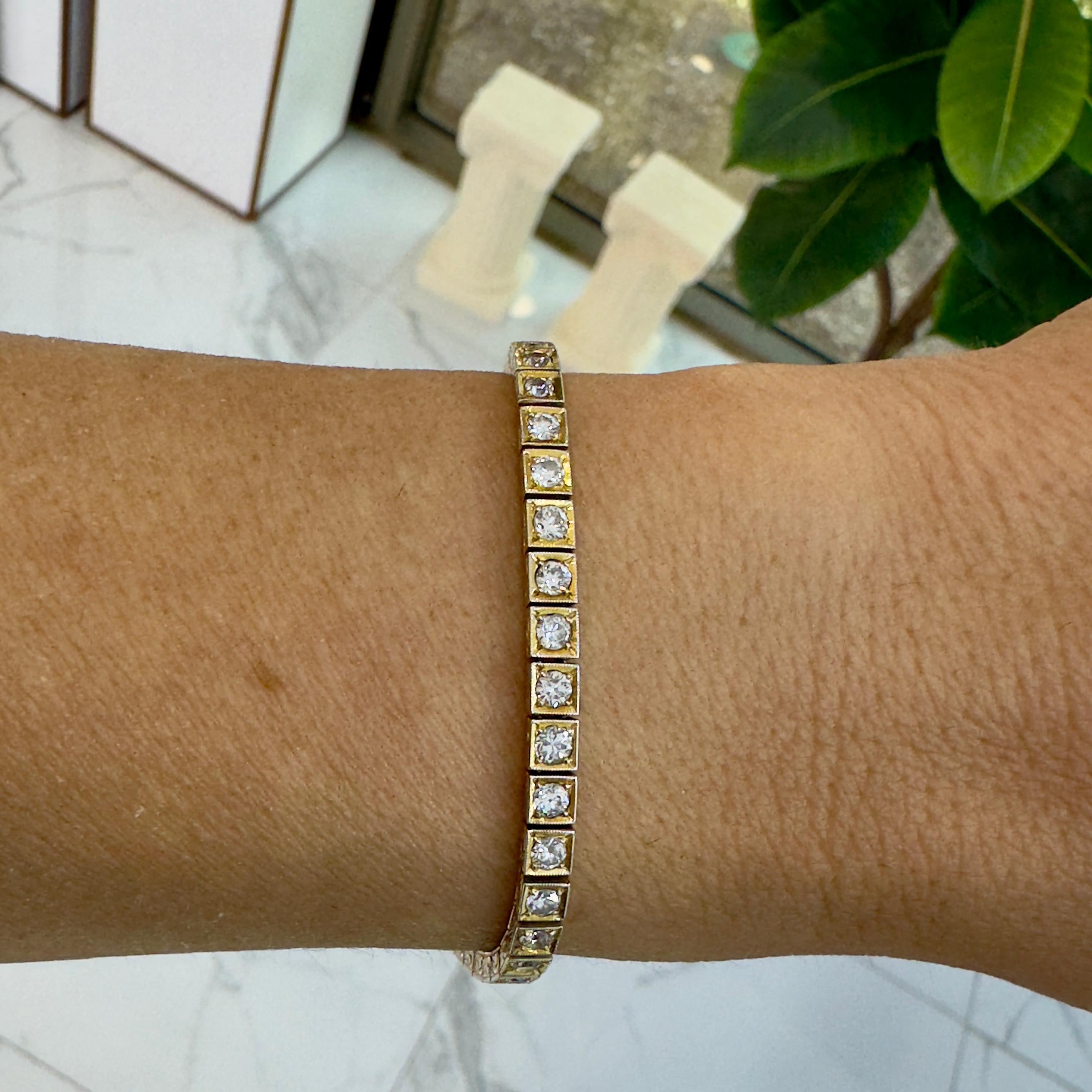 Antiguo Brazalete de Tenis de Eslabones Cuadrados Filigranados con Diamantes en Oro Amarillo de 14 K en venta 3
