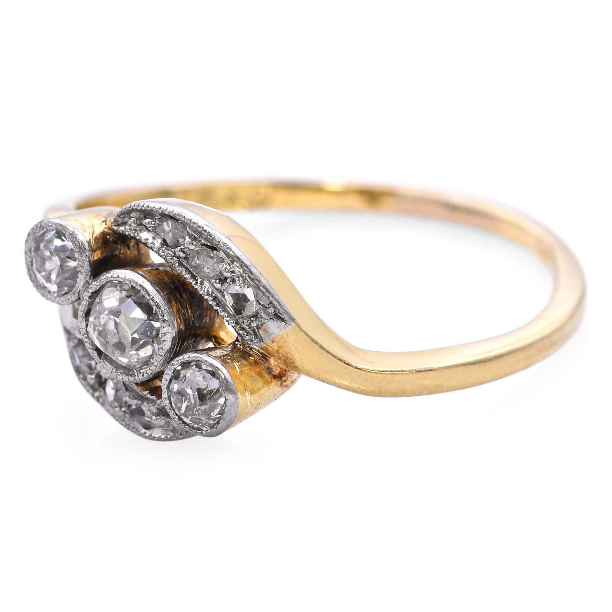 Antique 14k Yellow Gold Diamond Ring In condizioni buone in vendita a New York, NY
