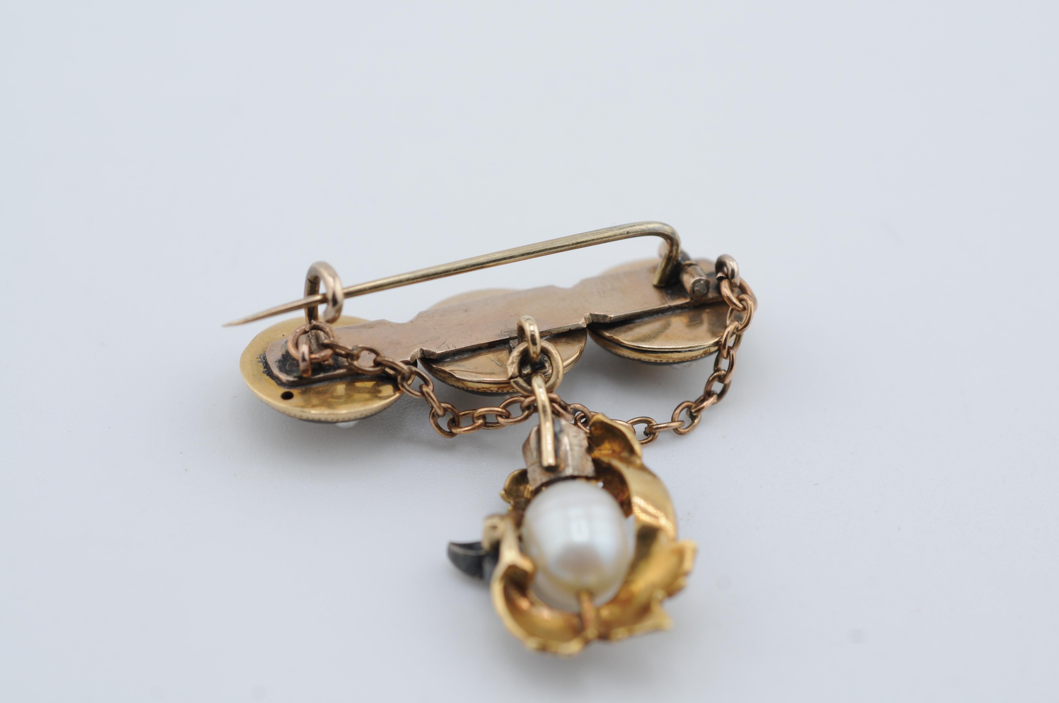 Antique 14K Yellow Gold Enamel Brooch with Natural Pearl, circa 1890 For Sale 2
