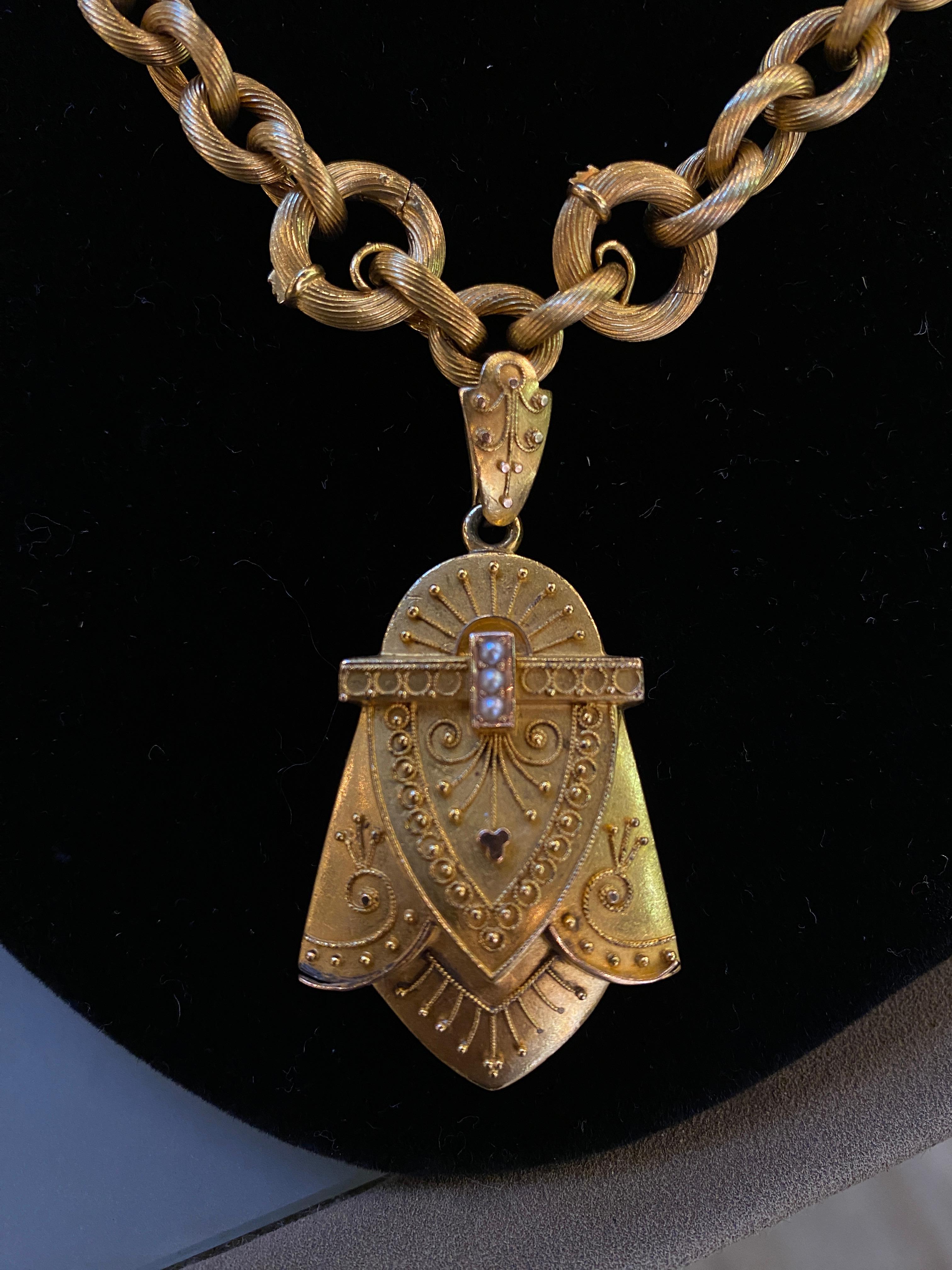 Antique 14k Yellow Gold Etruscan Revival Victorian Locket Pendant Chain Necklace For Sale 7