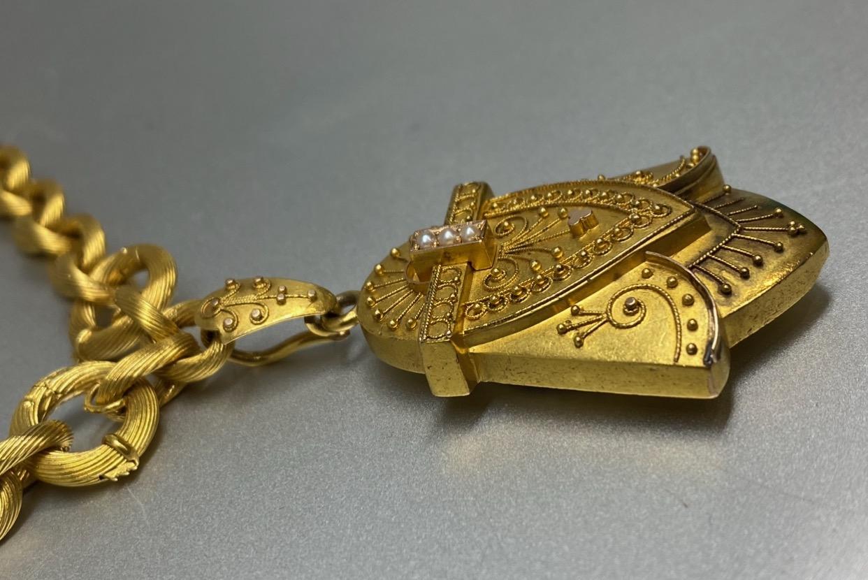 Antique 14k Yellow Gold Etruscan Revival Victorian Locket Pendant Chain Necklace For Sale 2