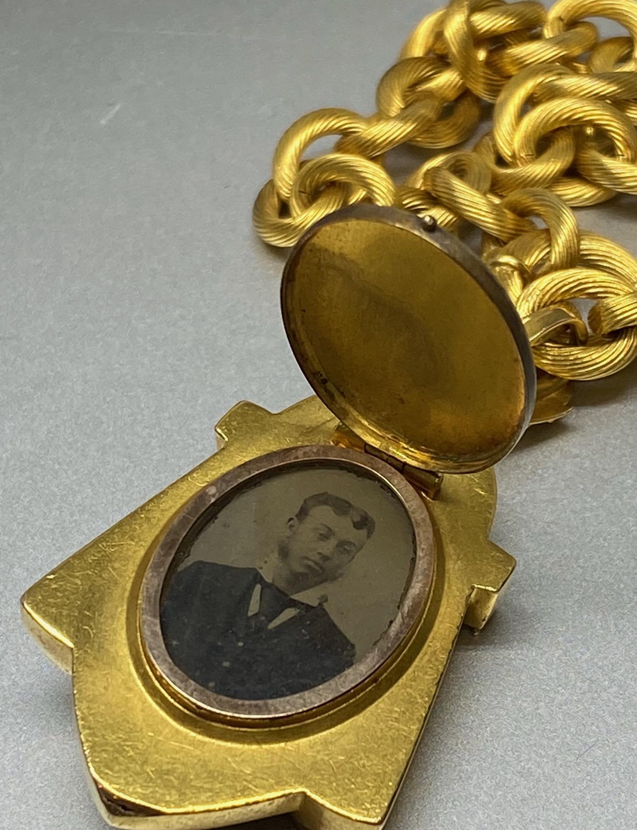 Antique 14k Yellow Gold Etruscan Revival Victorian Locket Pendant Chain Necklace For Sale 4