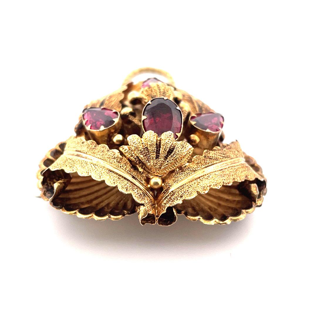 Art Deco Antique 14k Yellow Gold Georgian Leaves Brooch with Garnet For Sale