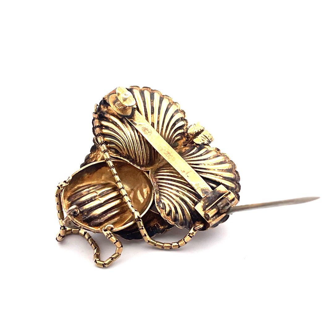 Pear Cut Antique 14k Yellow Gold Georgian Leaves Brooch with Garnet For Sale