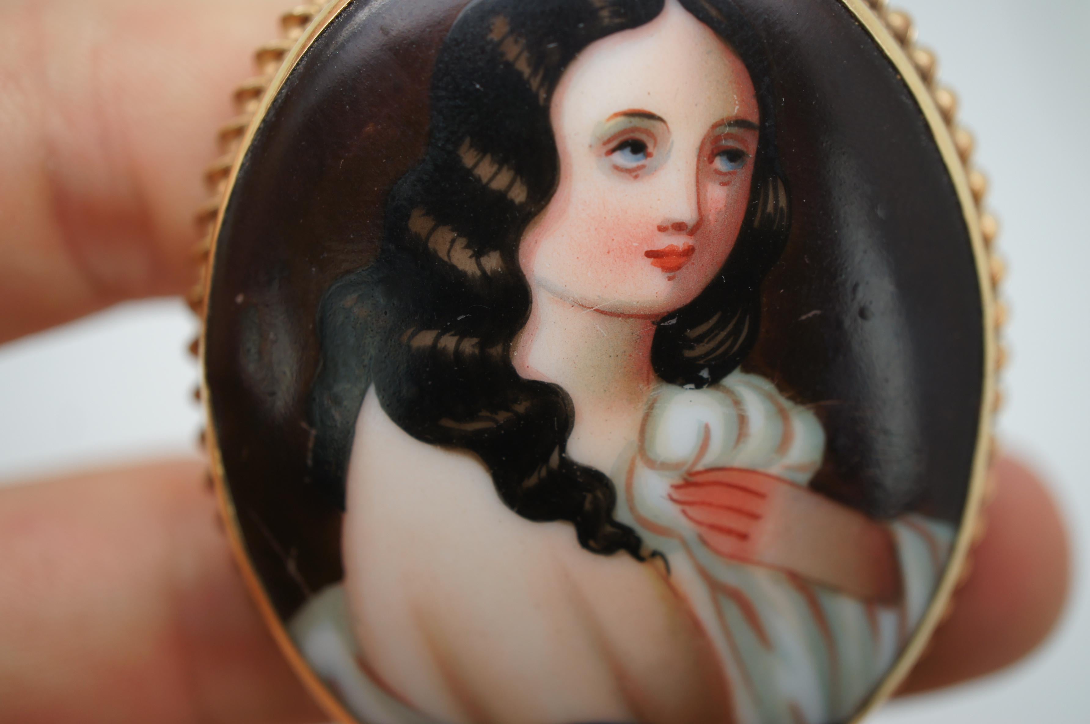 14-Karat Yellow Gold Hand Painted Porcelain Cameo Portrait Brooch Pendant For Sale 5