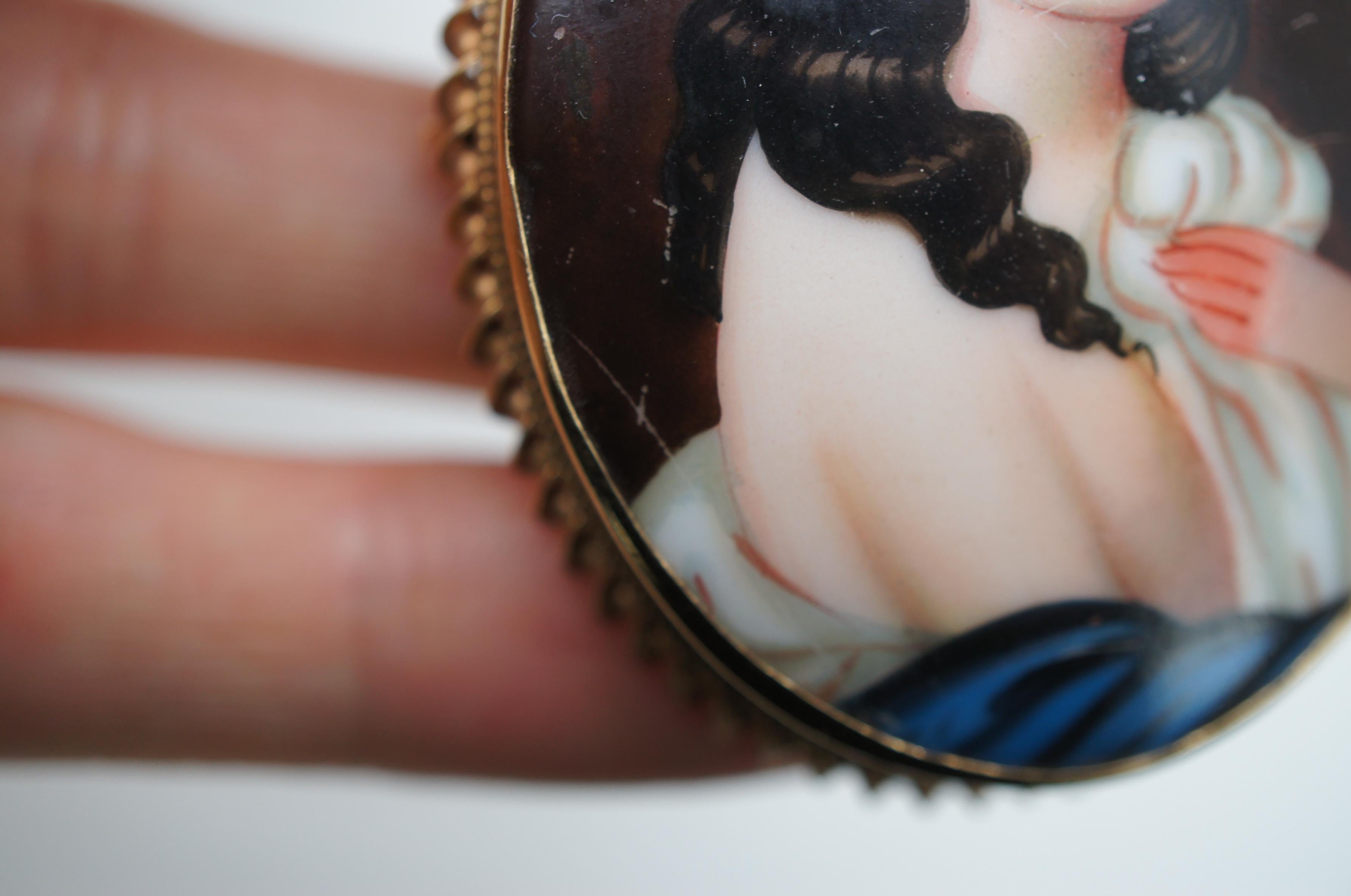 14-Karat Yellow Gold Hand Painted Porcelain Cameo Portrait Brooch Pendant For Sale 6