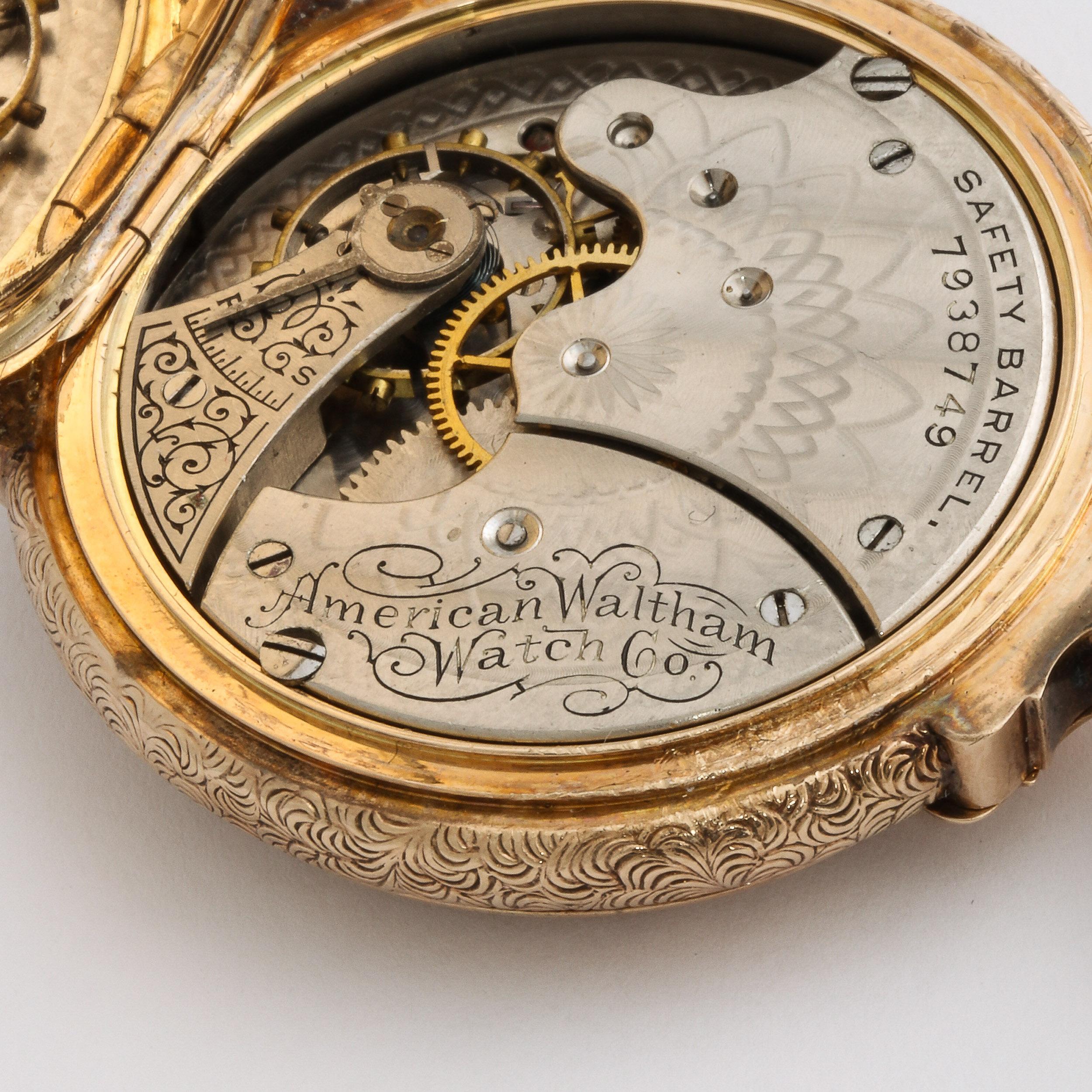 Montre de chasse d'antiquités pour femme en or jaune 14 carats avec chaîne  par Waltham Watch Co. 1888 en vente 14