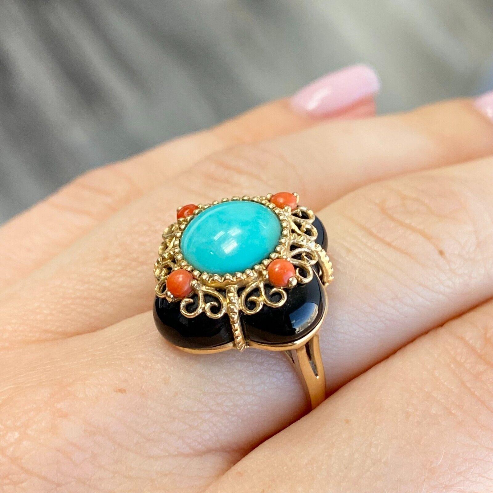 Antiker Ring aus 14 Karat Gelbgold mit Onyx, Koralle und Türkis (Zeitgenössisch)