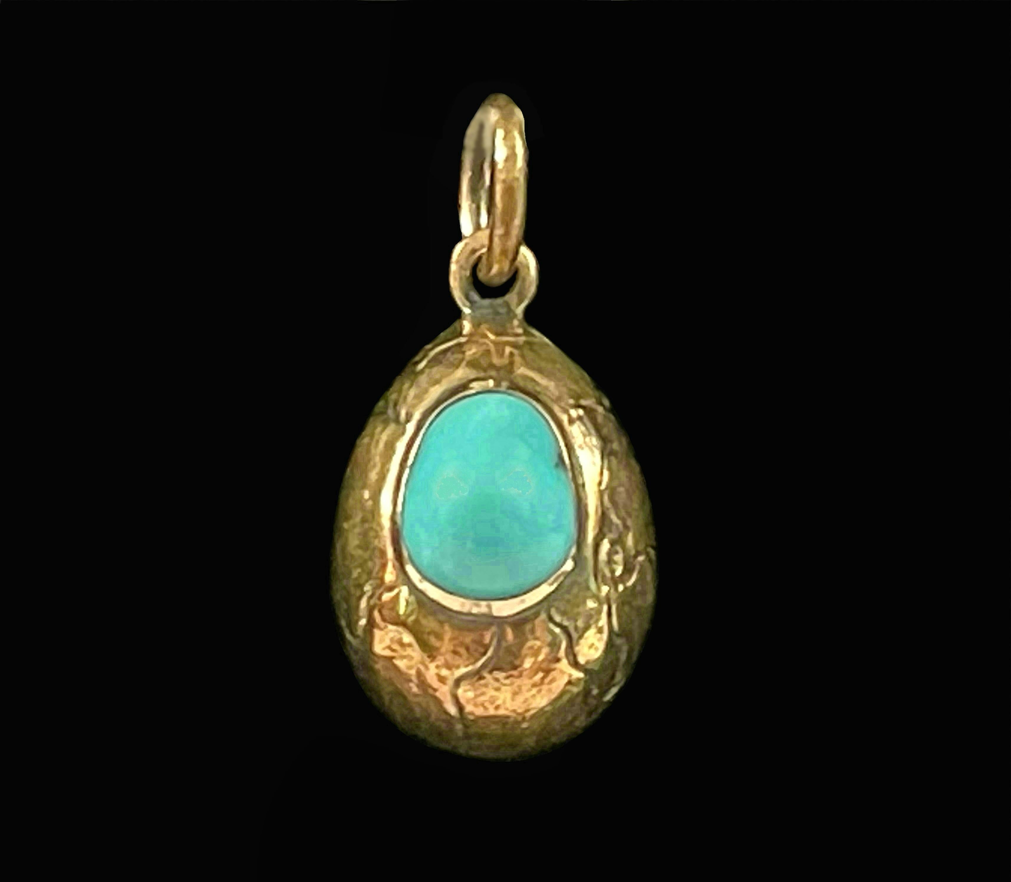 Romantic Antique 14K Yellow Gold & Persian Turquoise Egg Pendant - Early 20th Century For Sale