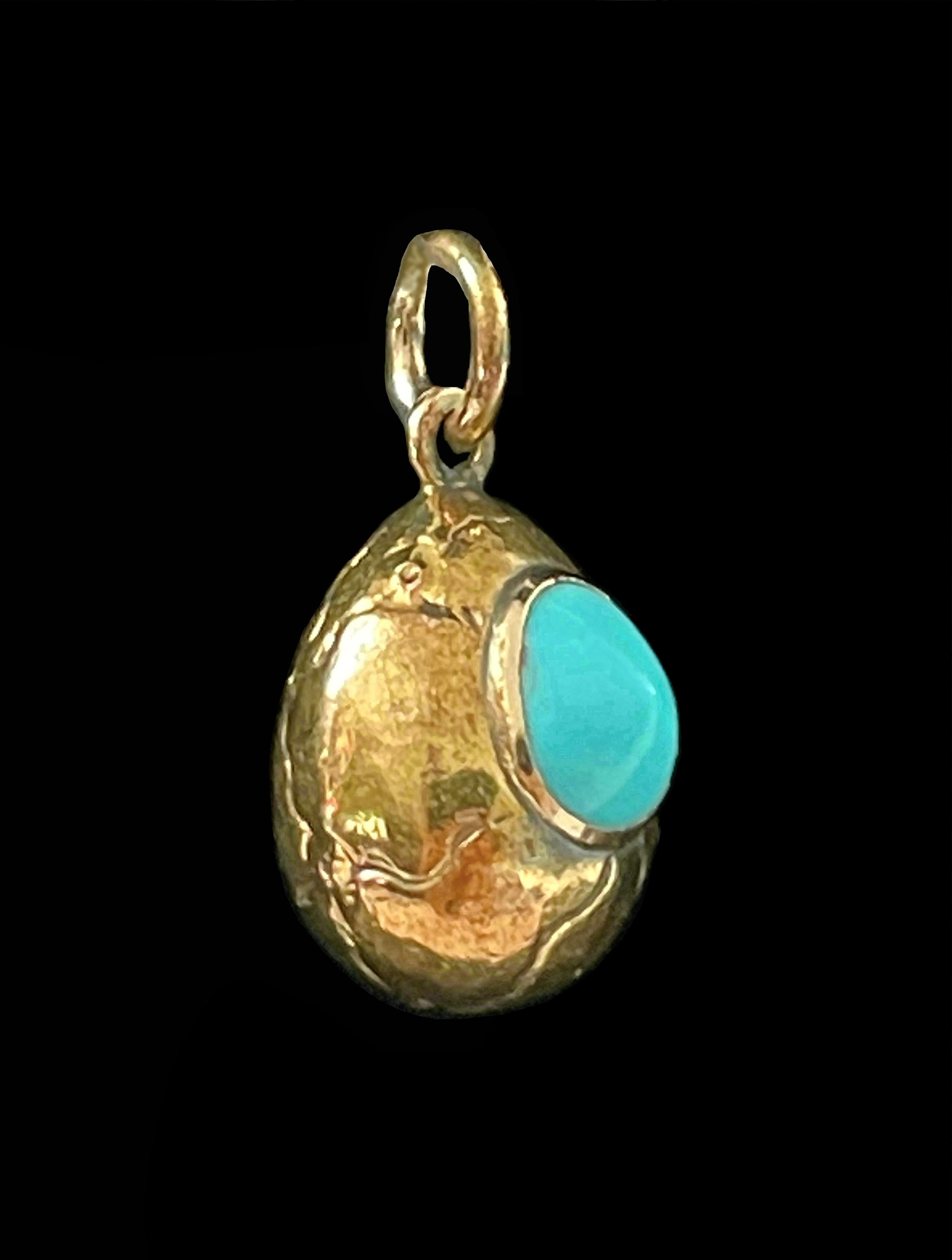 Antique 14K Yellow Gold & Persian Turquoise Egg Pendant - Early 20th Century In Good Condition For Sale In Chatham, CA