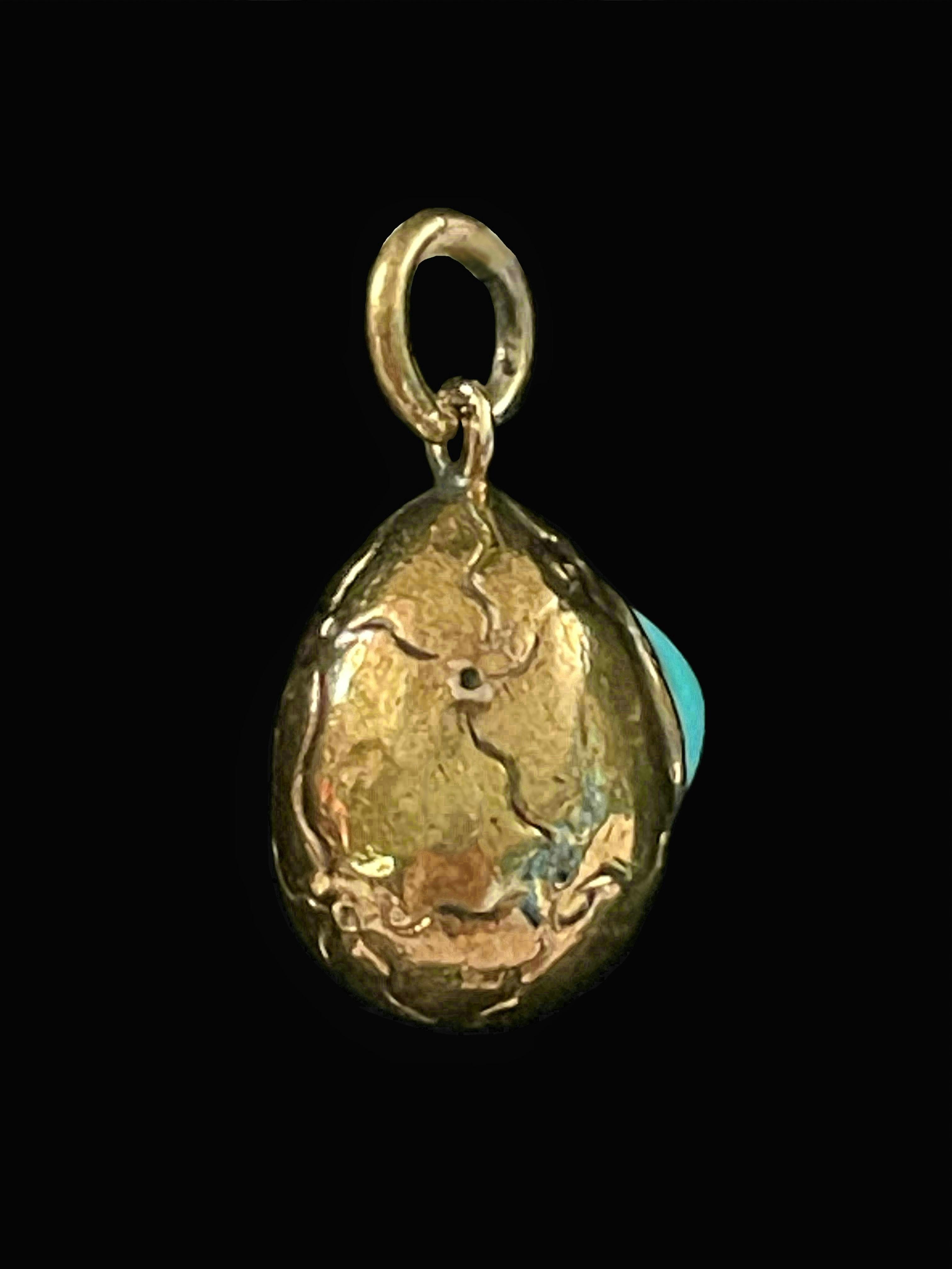 Women's or Men's Antique 14K Yellow Gold & Persian Turquoise Egg Pendant - Early 20th Century For Sale