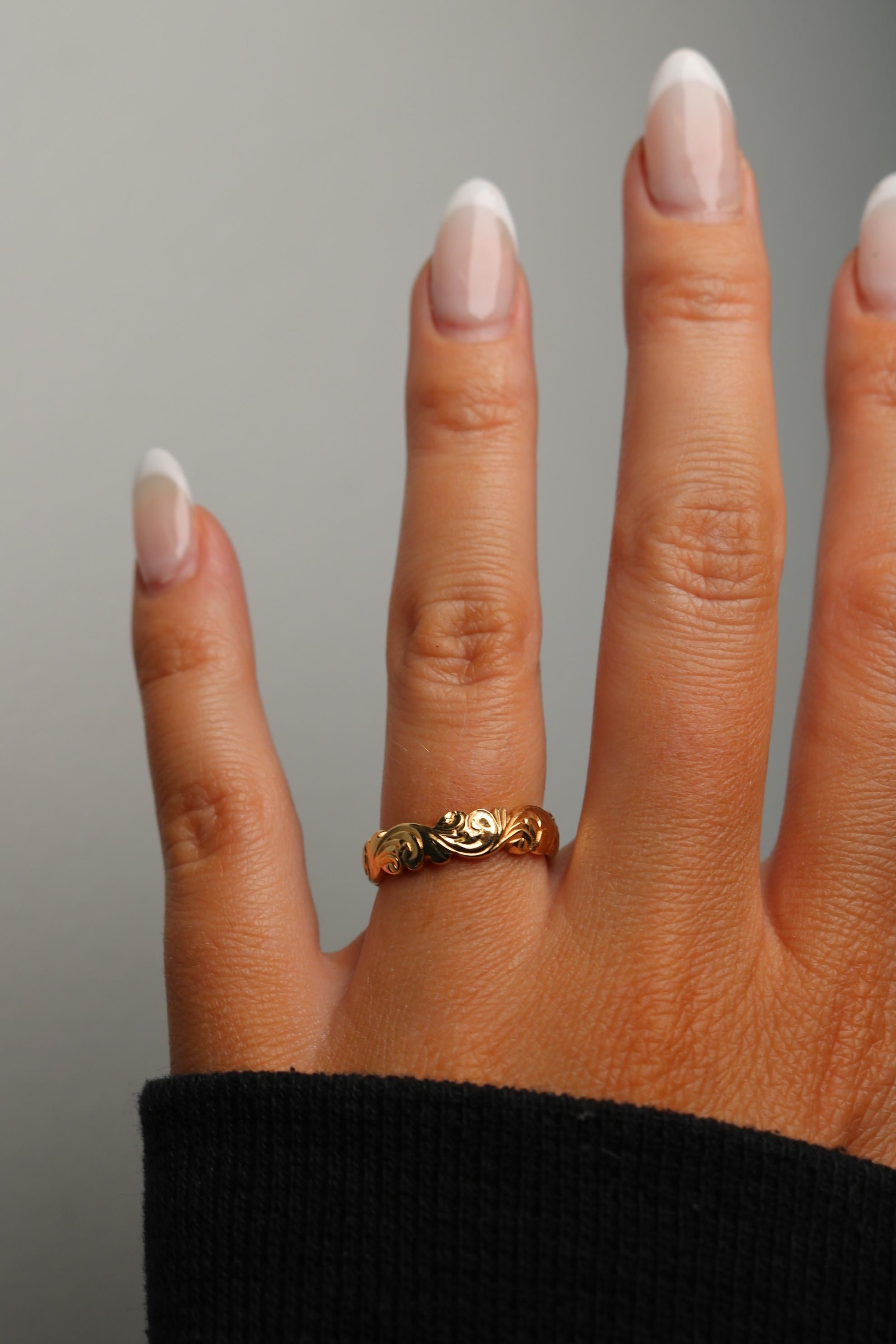 Antike 14k Gelbgold Scroll Arbeit graviert Band Ring Größe 6,25 im Angebot 4