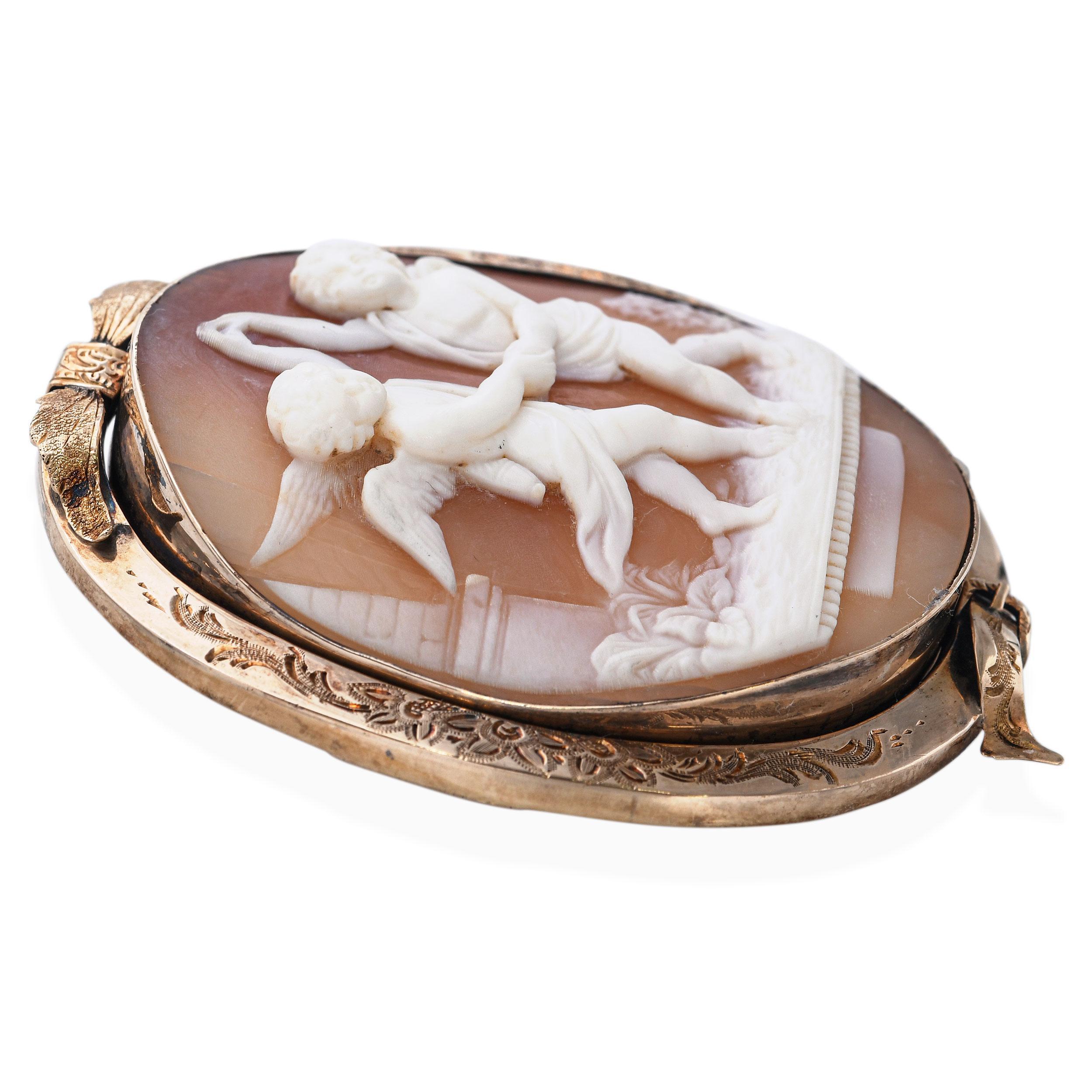 Broche ancienne en or jaune 14k avec camée en forme de coquillage Pour femmes en vente
