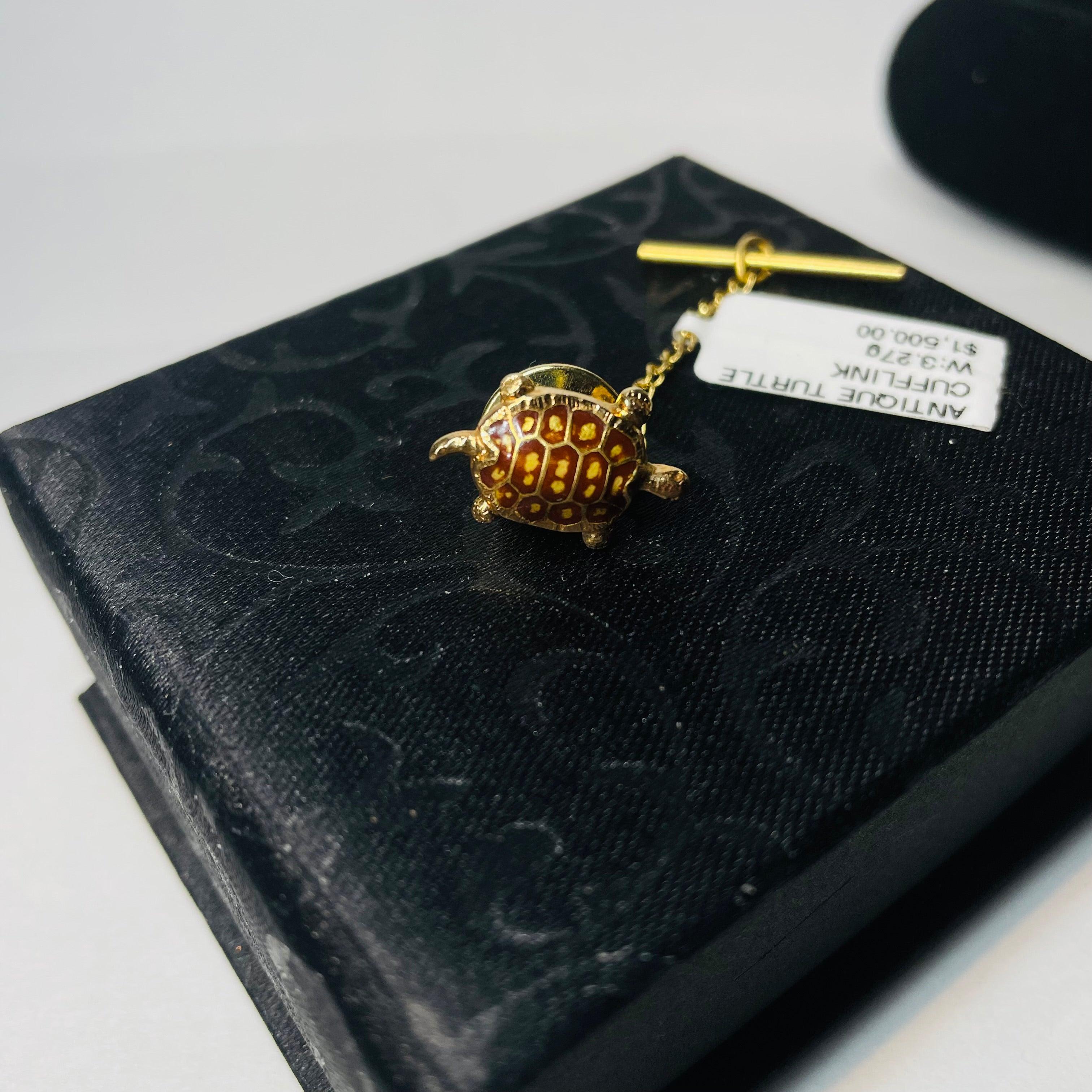 Antiker 14K Gelbgold Schildkröte Manschettenknopf Damen im Angebot