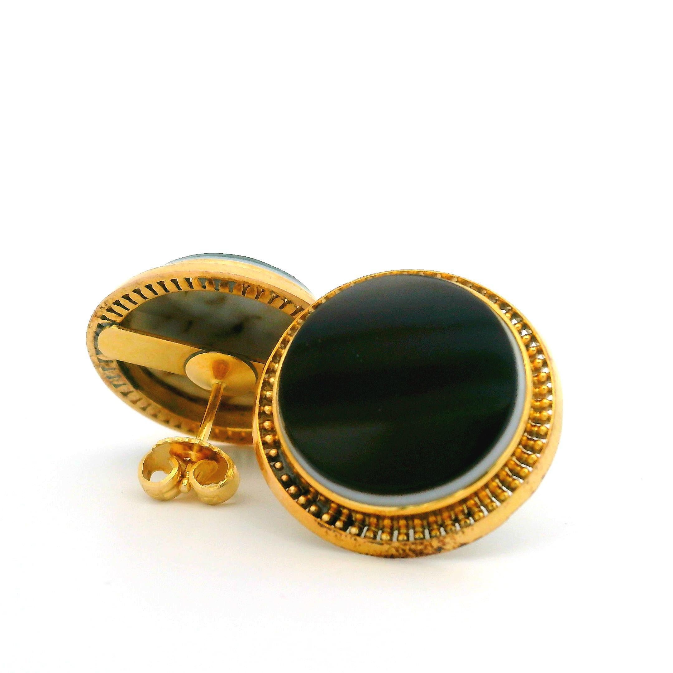 Boucles d'oreilles anciennes boutons rondes en or jaune 14 carats avec agate non sculptée en vente 7