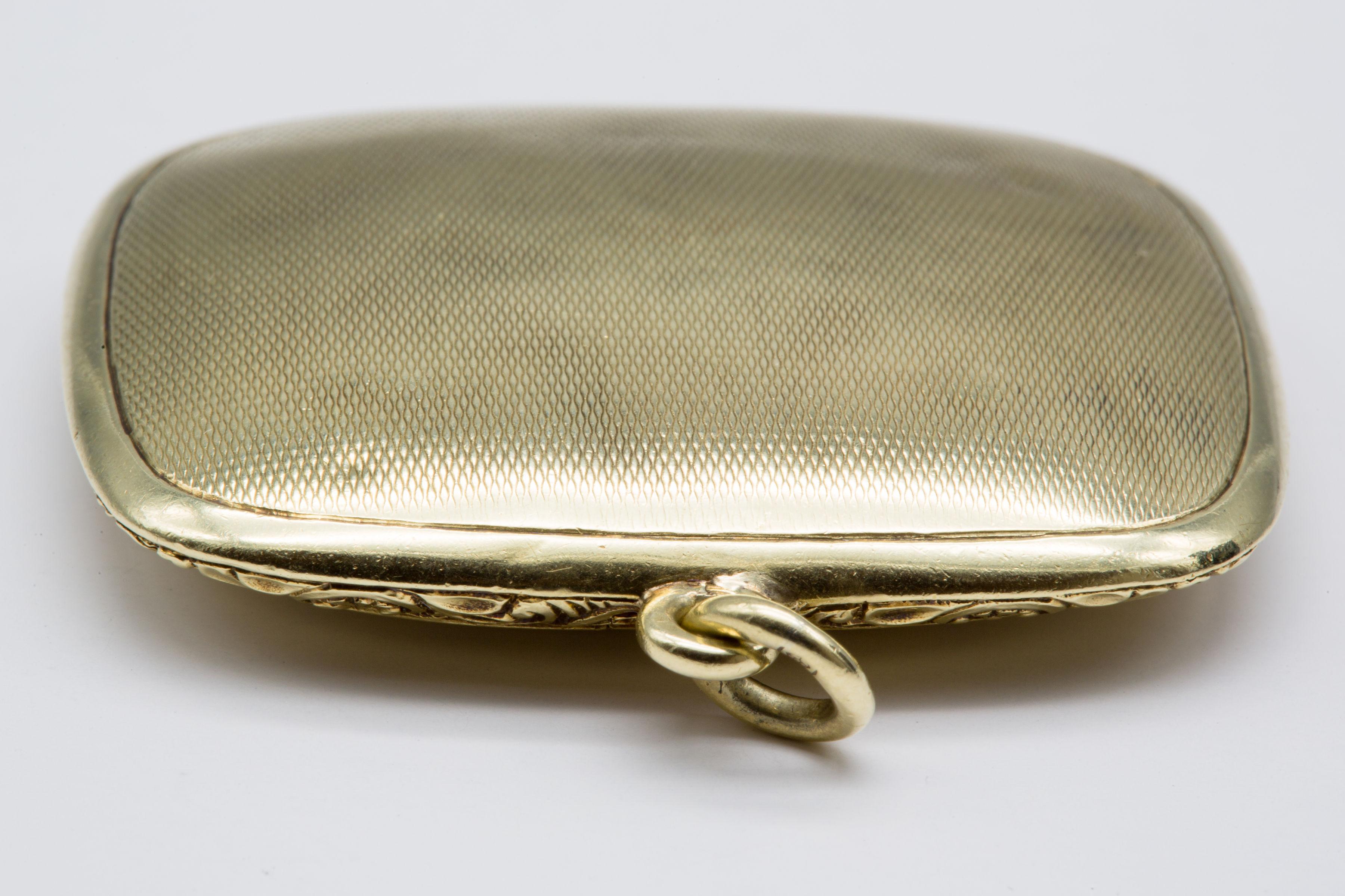 Scatola/pendente antico in oro giallo 14k, unico Chatelaine in vendita 8