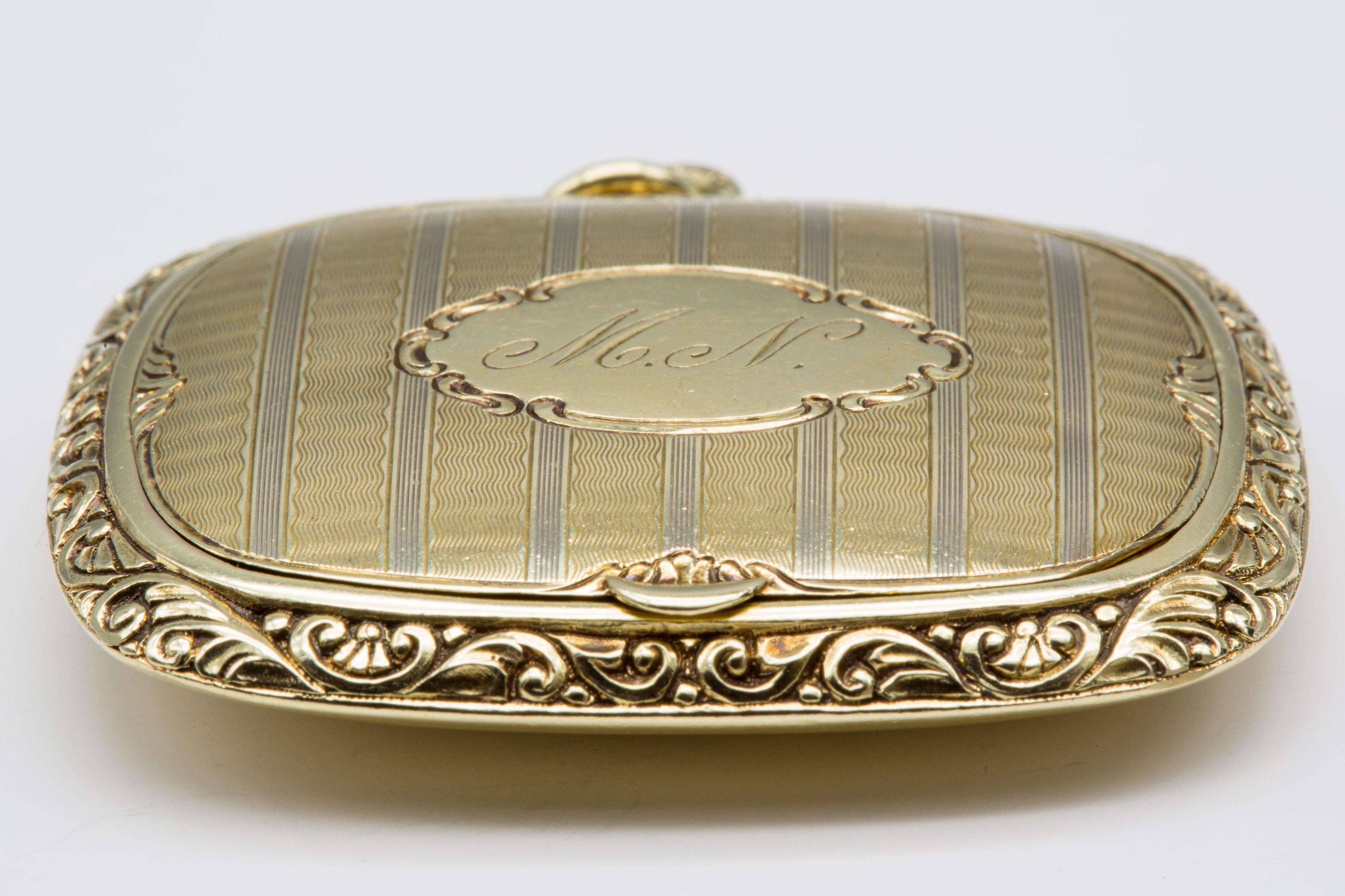 Scatola/pendente antico in oro giallo 14k, unico Chatelaine in vendita 5