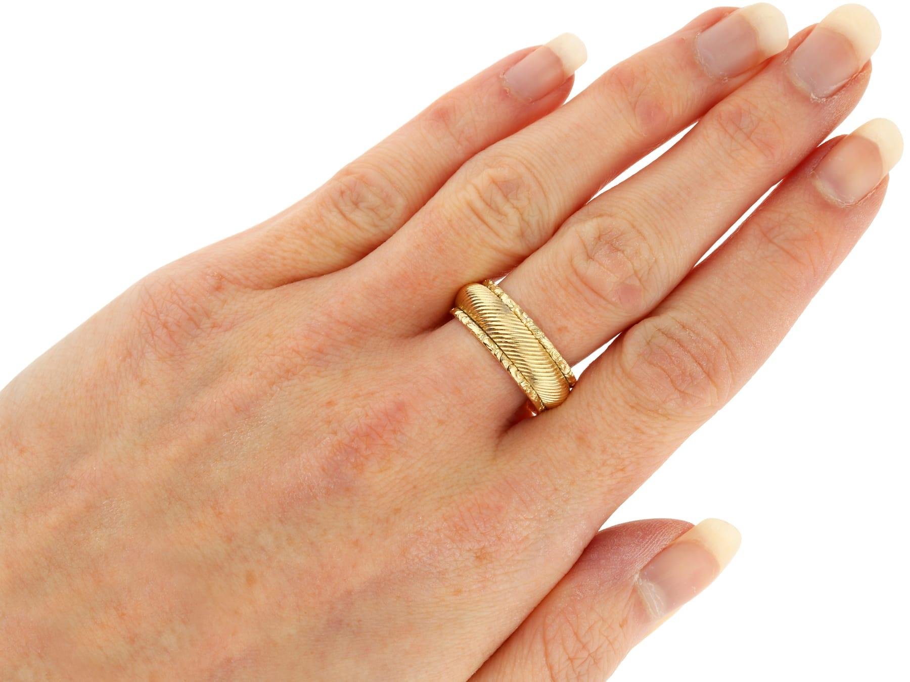 Antiker 14k Gelbgold Ehering / Ring Circa 1820 im Angebot 3