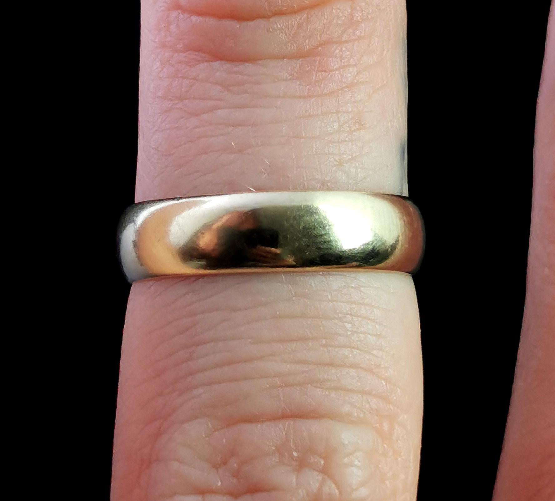 Women's or Men's Antique 14k yellow gold wedding band ring, Engraved 