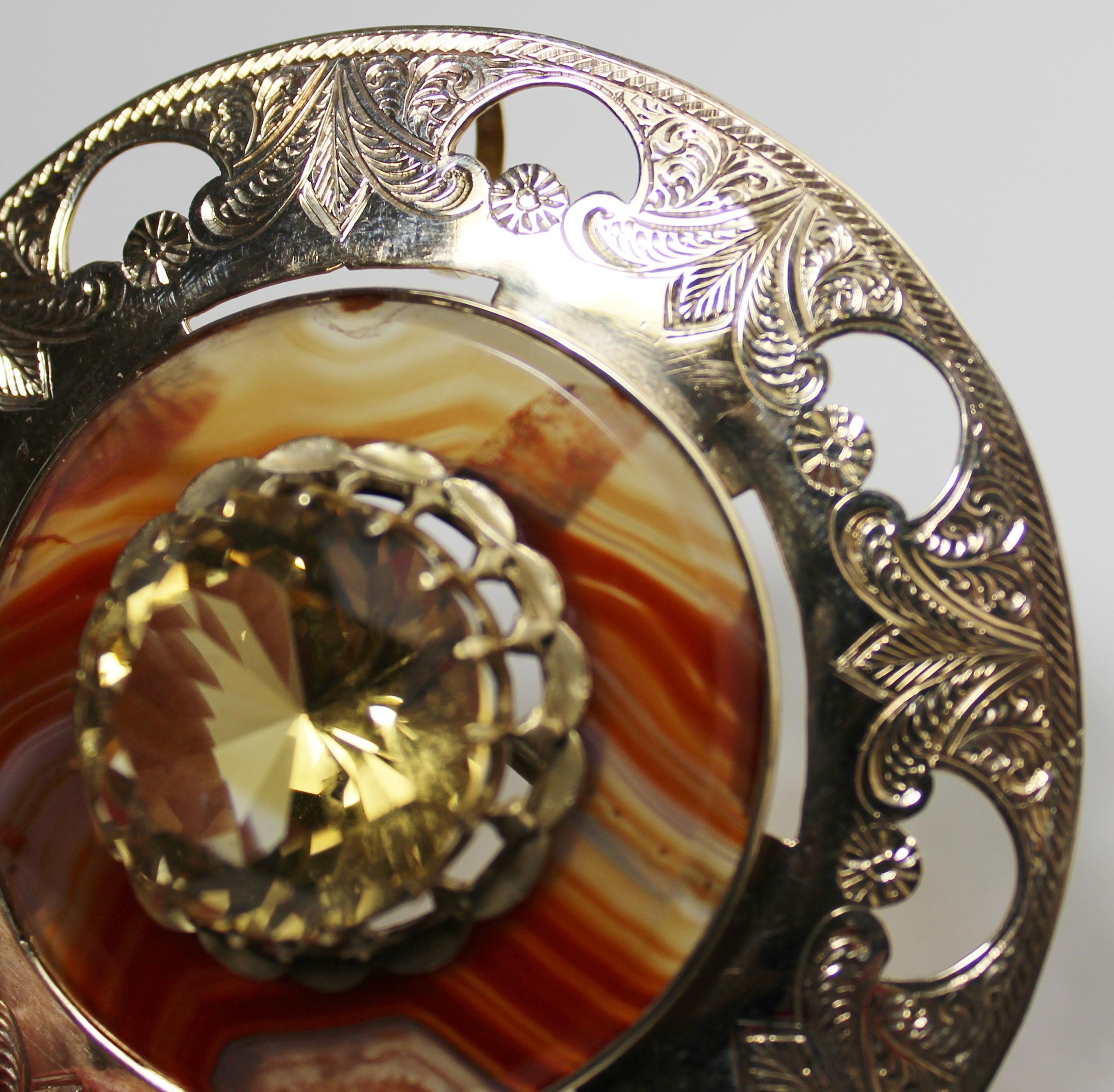 Engraved 14-Karat Yellow Gold with Agate & Claw Set Citrine Quartz Brooch or Pendant  For Sale