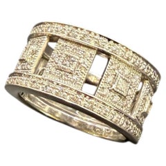 Bague en or blanc 18kt avec diamants, Circa early 2000s, USA