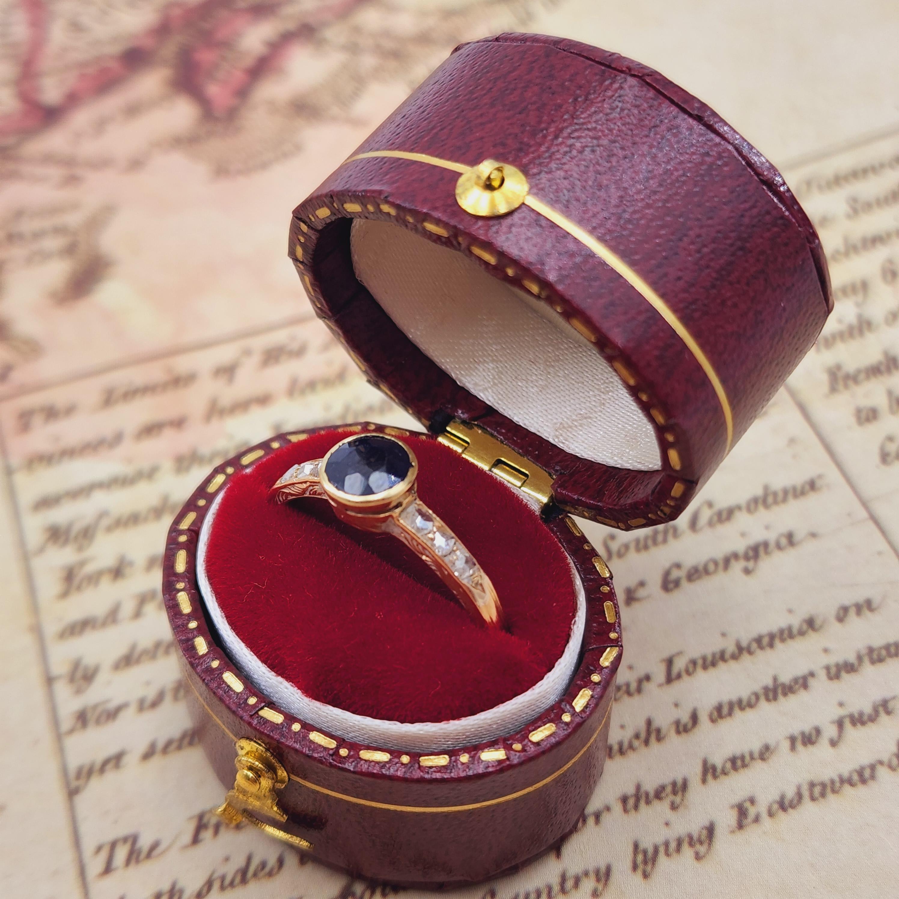 Round Cut Edwardian 14kt yellow Gold Solitaire Ring with Sapphire and Diamonds