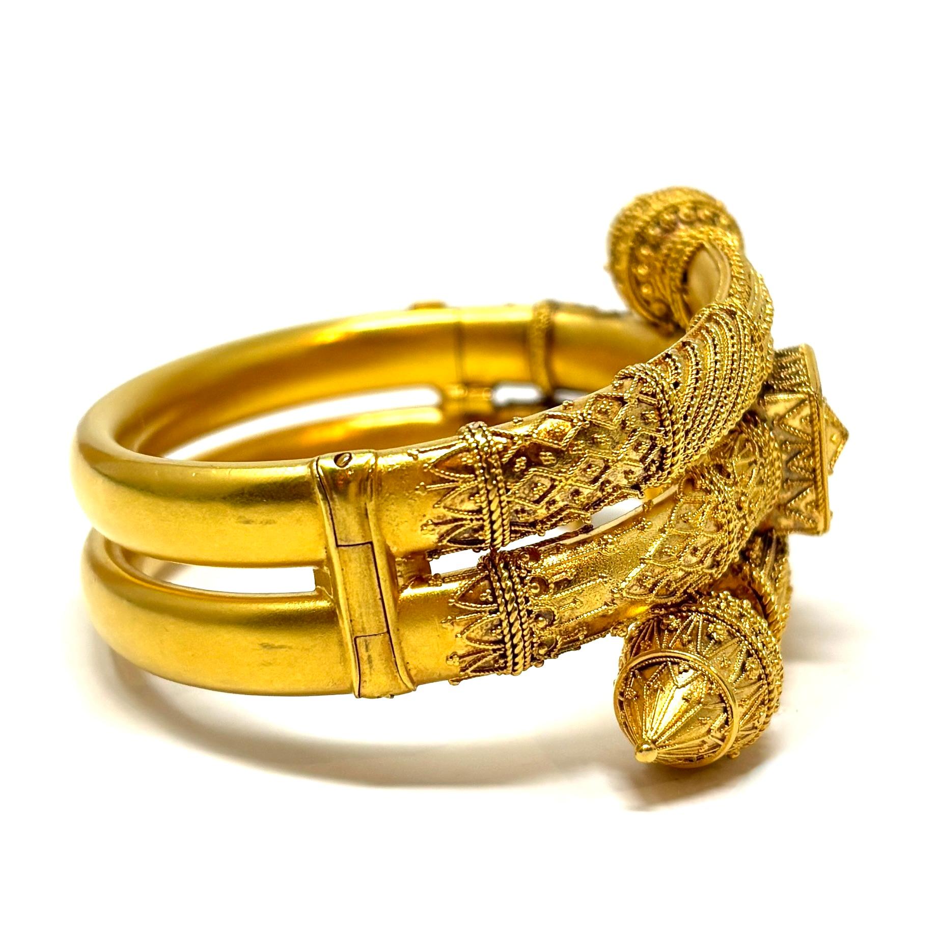 Neoetrusco Antico Revival etrusco in oro 15 carati  Bracciale in vendita