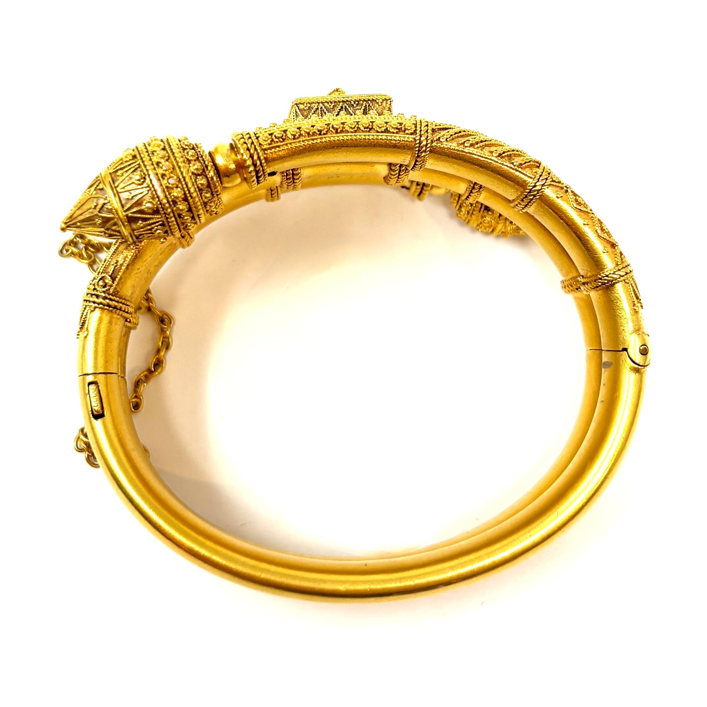 Antico Revival etrusco in oro 15 carati  Bracciale in vendita 1
