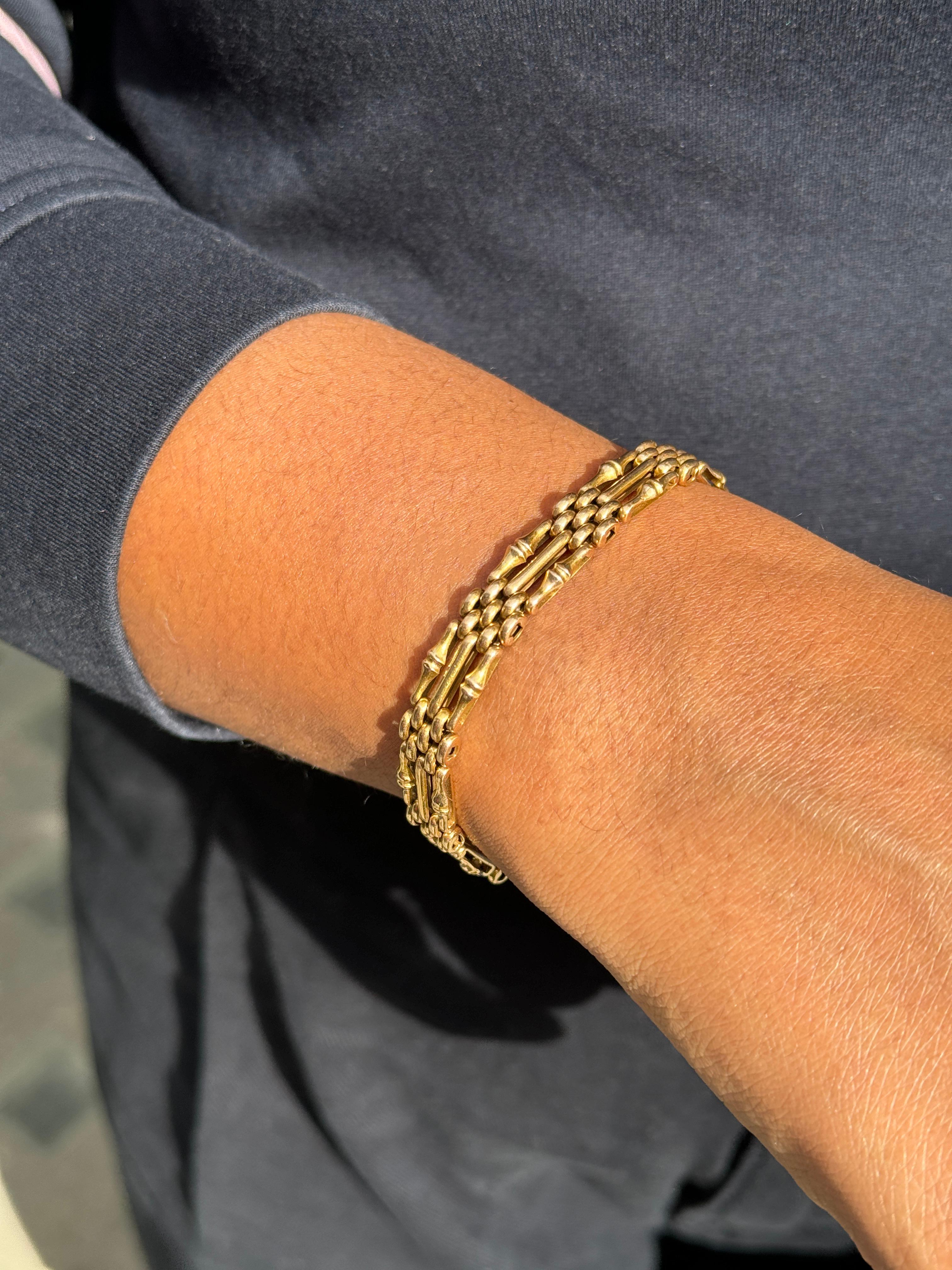 Antique bracelet à maillons en or jaune 15 carats, Circa 1900 Unisexe en vente