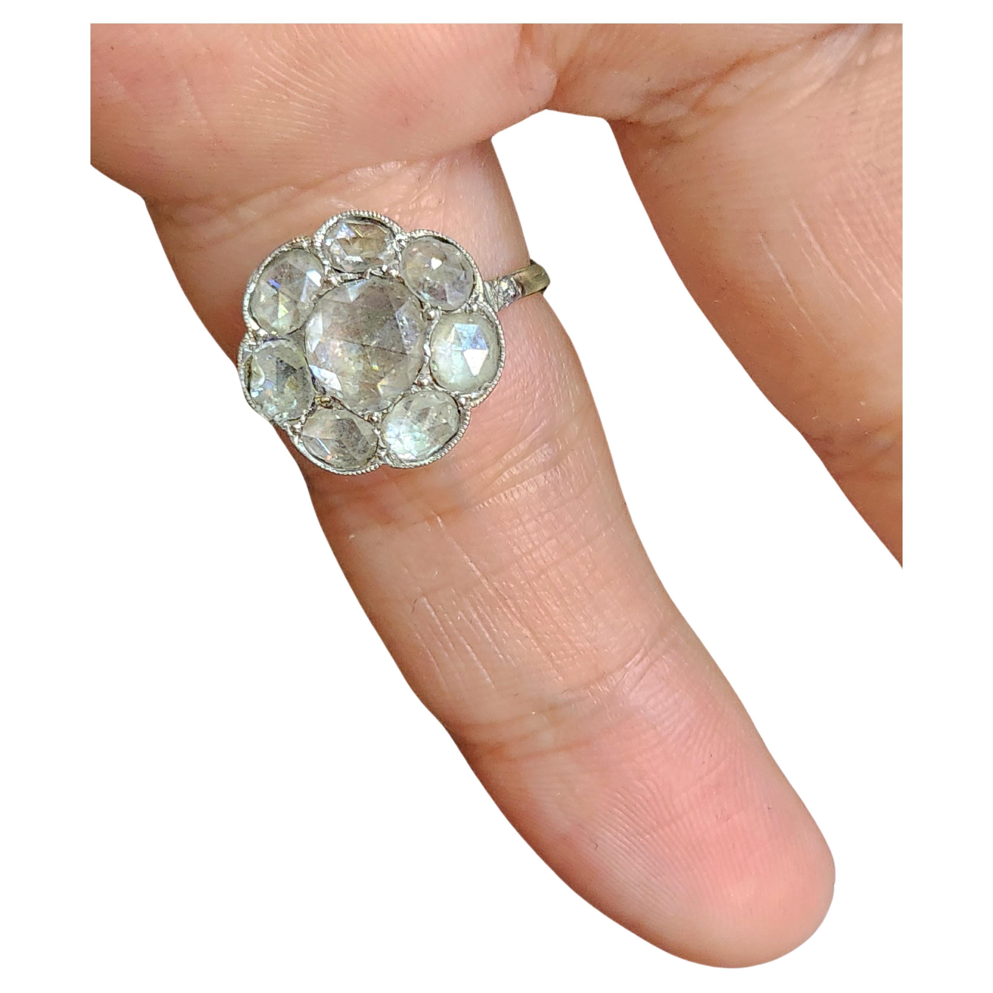 Antique 1.5 carats Rose Cut Diamond Floral Ring In Good Condition For Sale In Cairo, EG