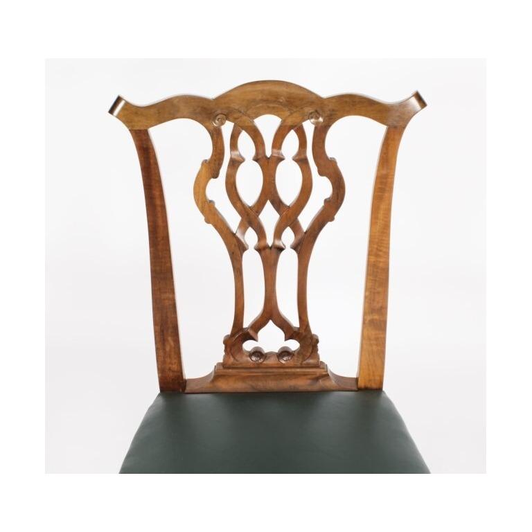 Ancienne table de salle à manger à trois colonnes de style George III de 15 pieds C1920 et 14 chaises en vente 9