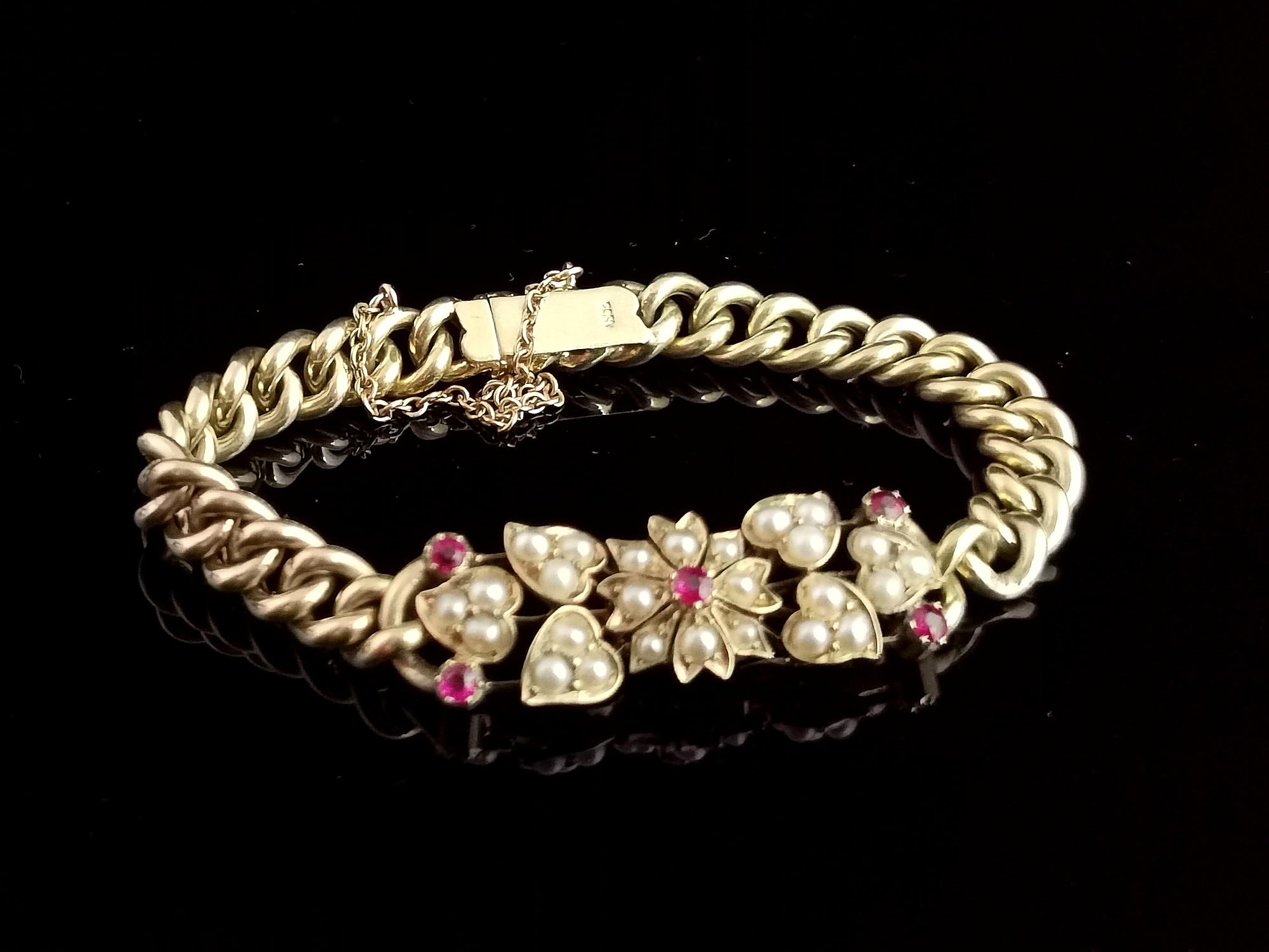 Antique 15 Karat Yellow Gold Curb Bracelet, Ruby and Pearl, Floral, Edwardian In Good Condition In NEWARK, GB