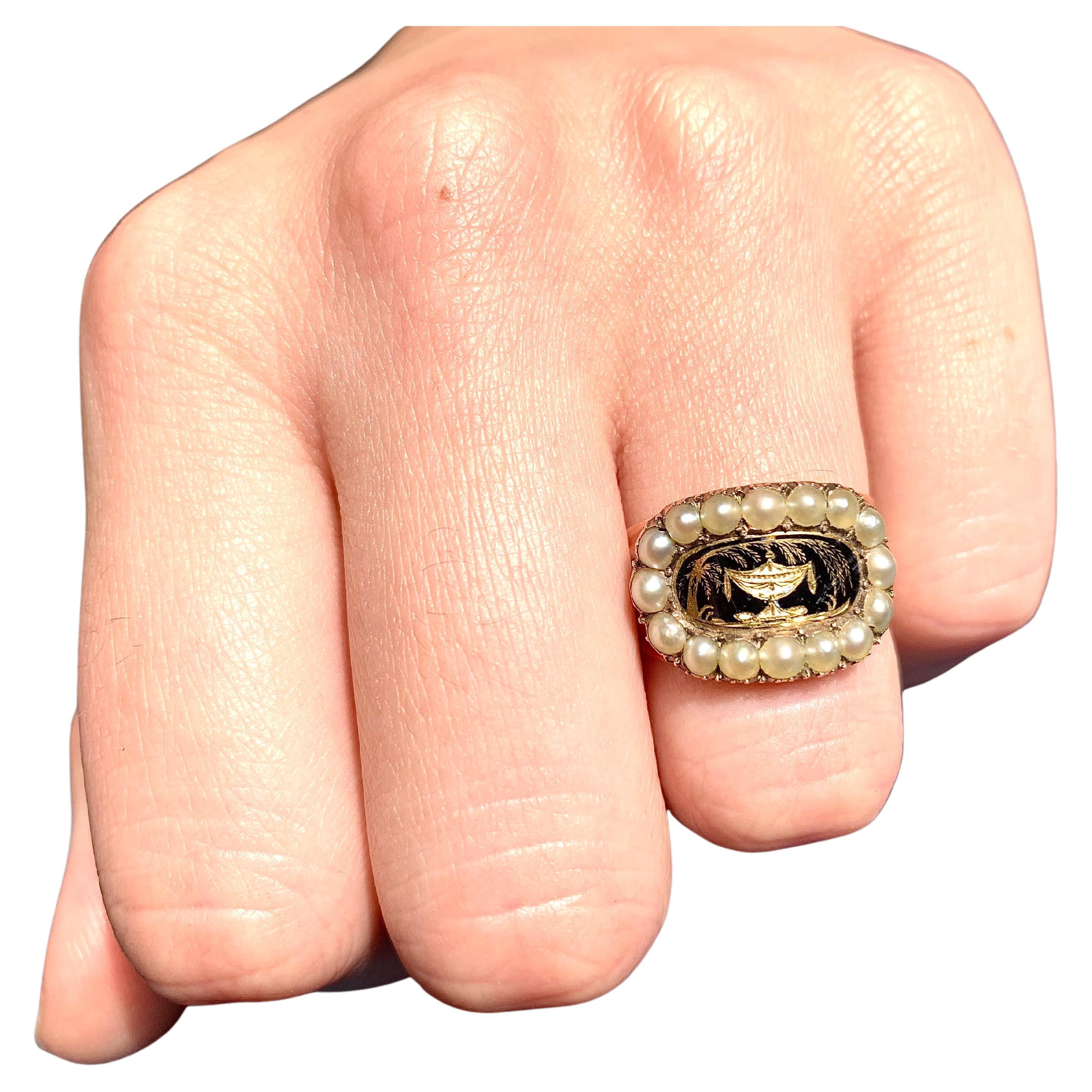 Vermenigvuldiging toezicht houden op scheerapparaat Antique 15 Karat Gold Ring Pearls Enamel Sentimental Mourning Weeping  Willow Urn For Sale at 1stDibs
