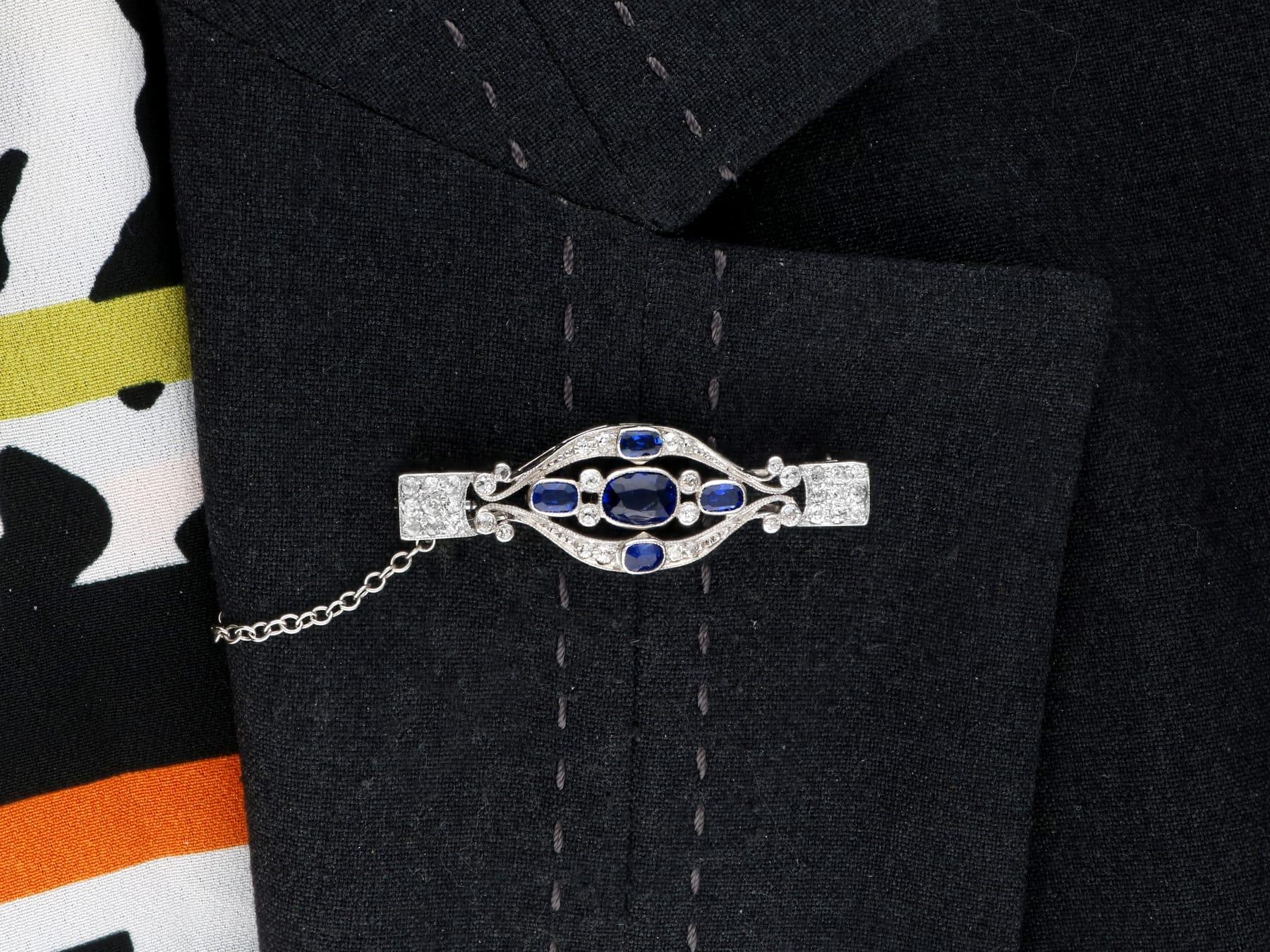 Antique 1.50 Carat Sapphire, 0.60 Carat Diamond and Platinum Brooch Circa 1910 For Sale 4