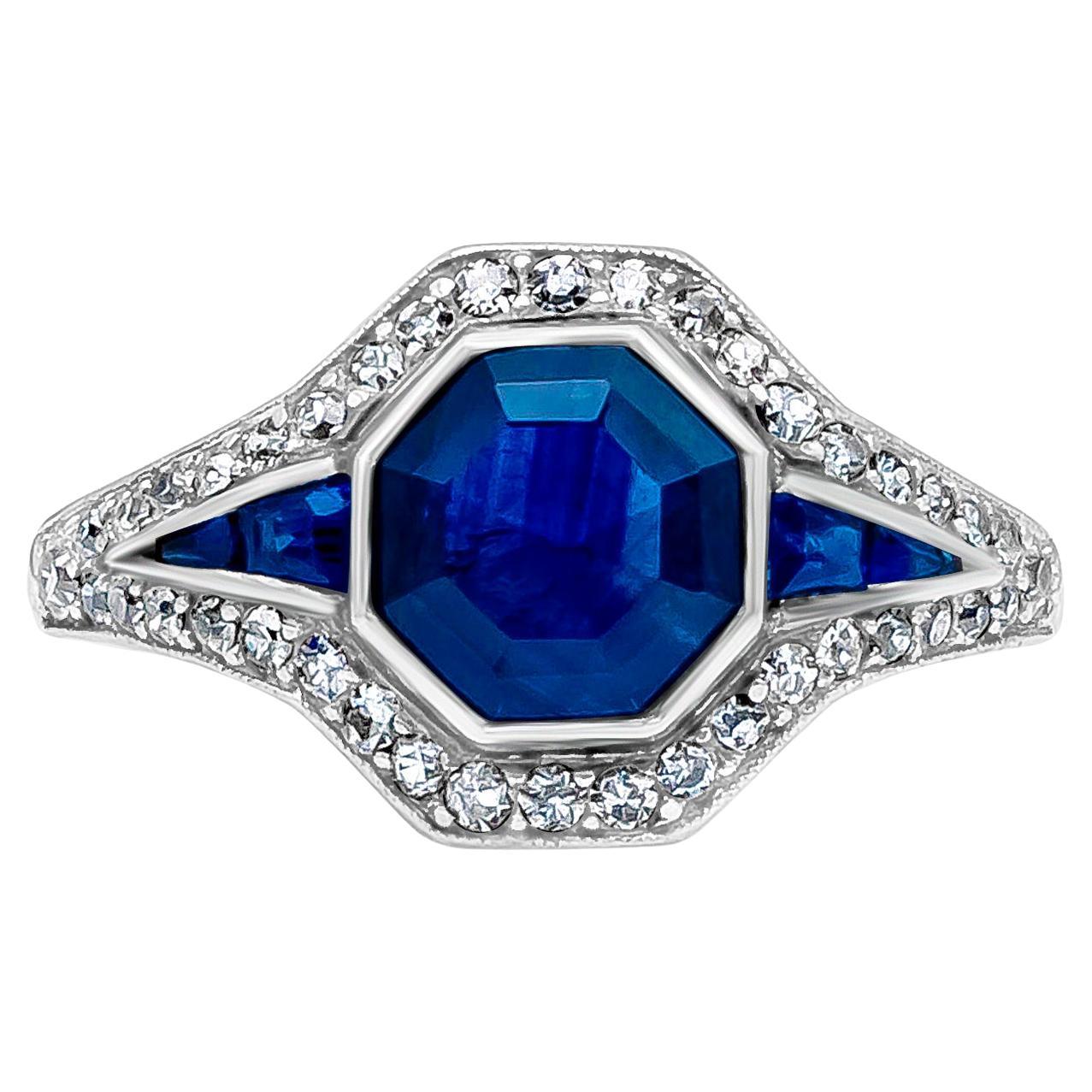 Bague de fiançailles ancienne en saphir bleu taille Asscher de 1,53 carat