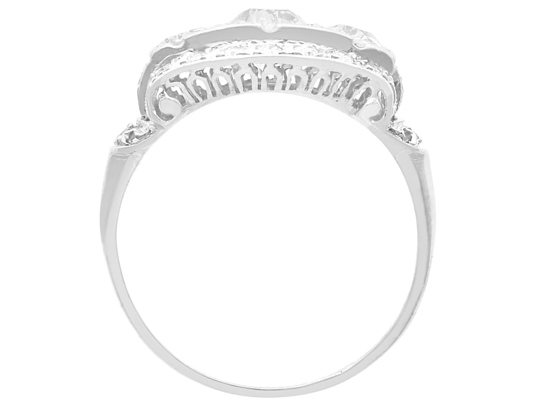 Bague ancienne en platine et diamant de 1,55 carat, c. 1920 en vente 1